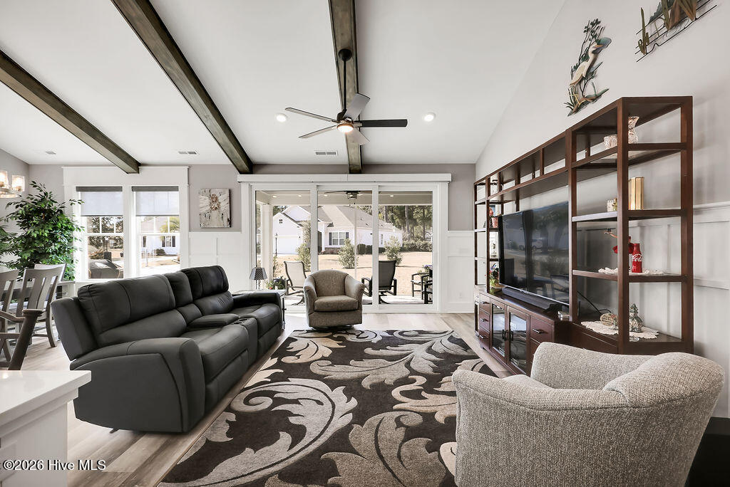 100555392 | Photo 12