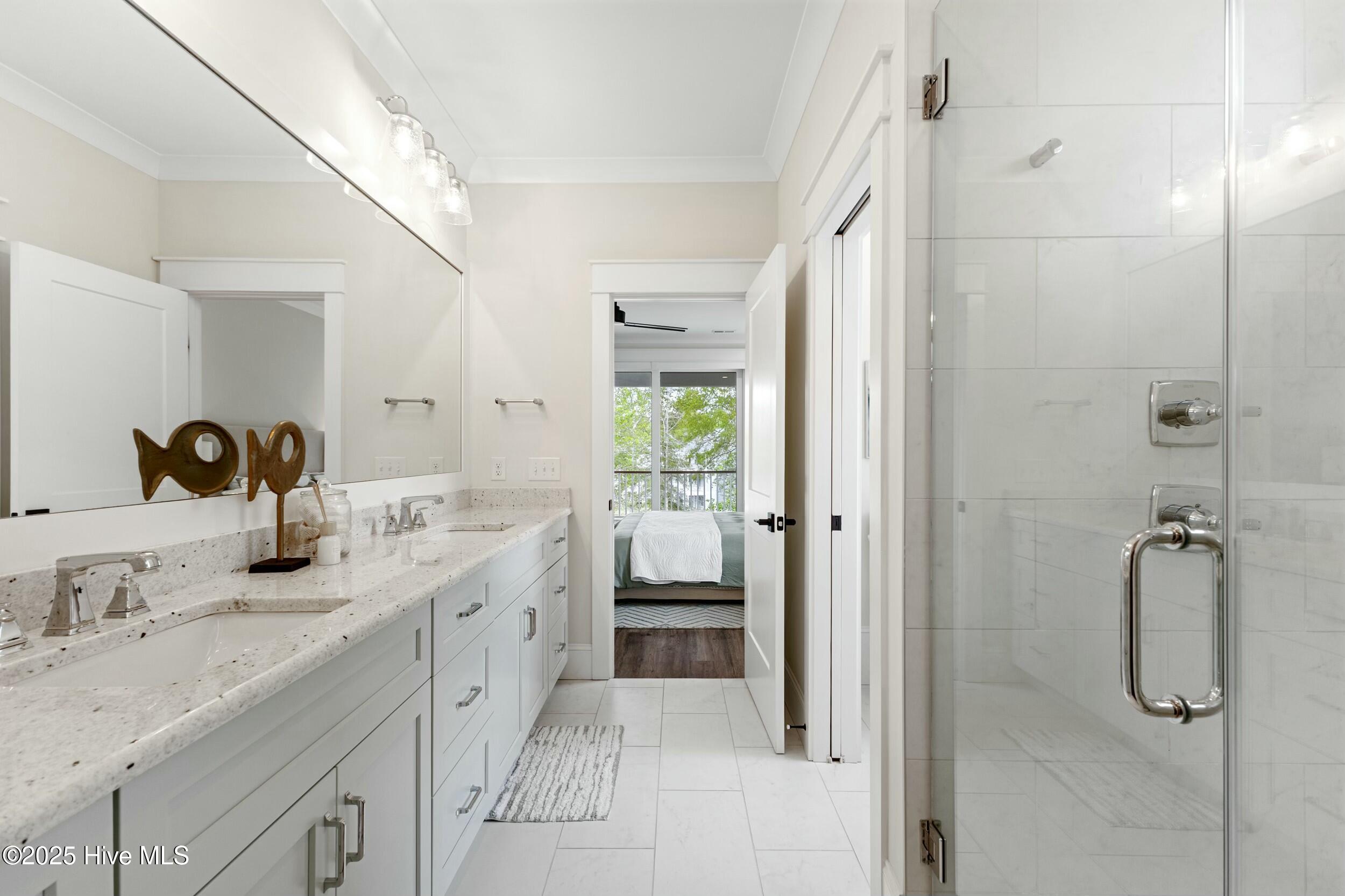 100498490 | Photo 39