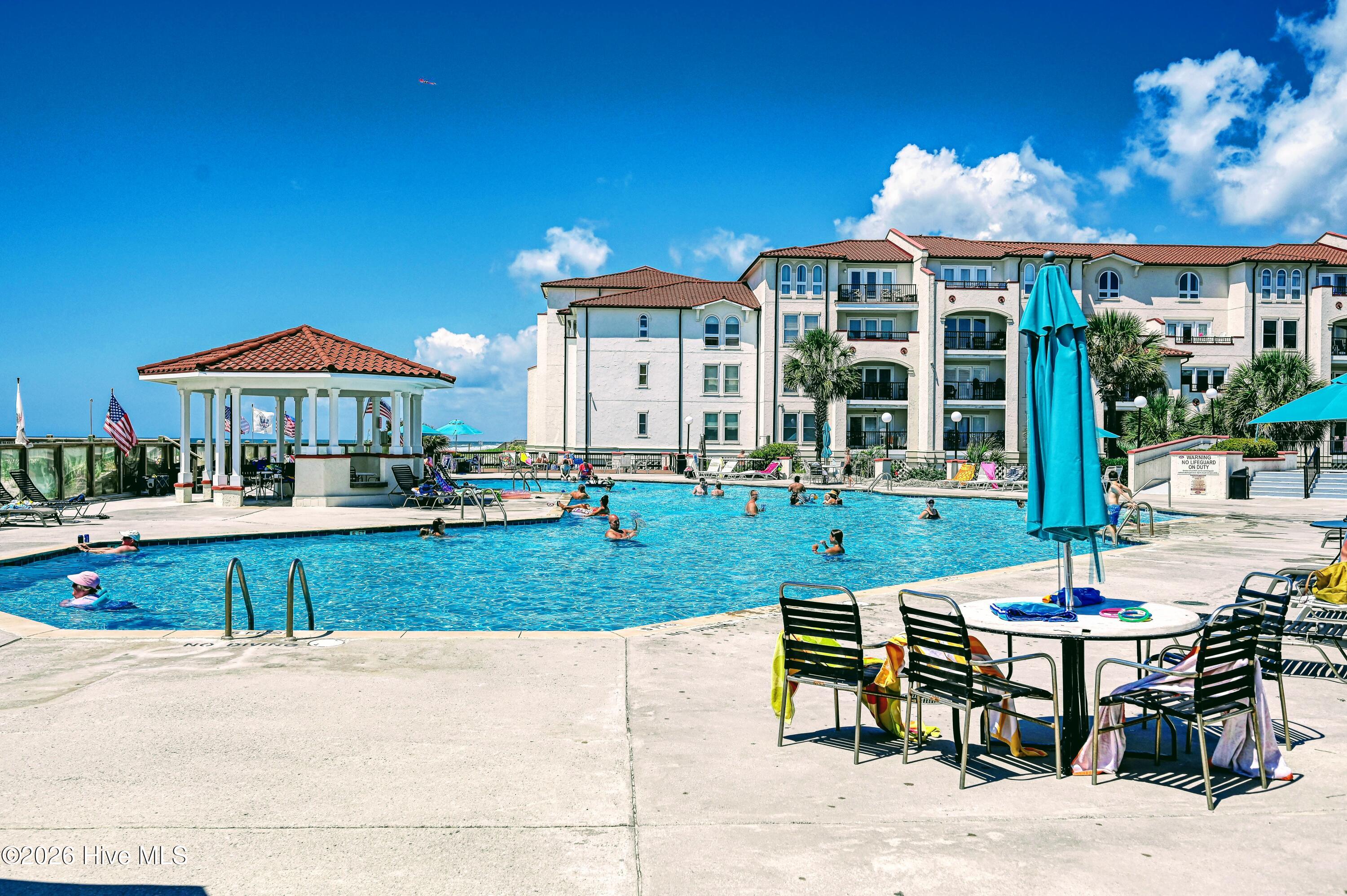 100568256 | Photo 11