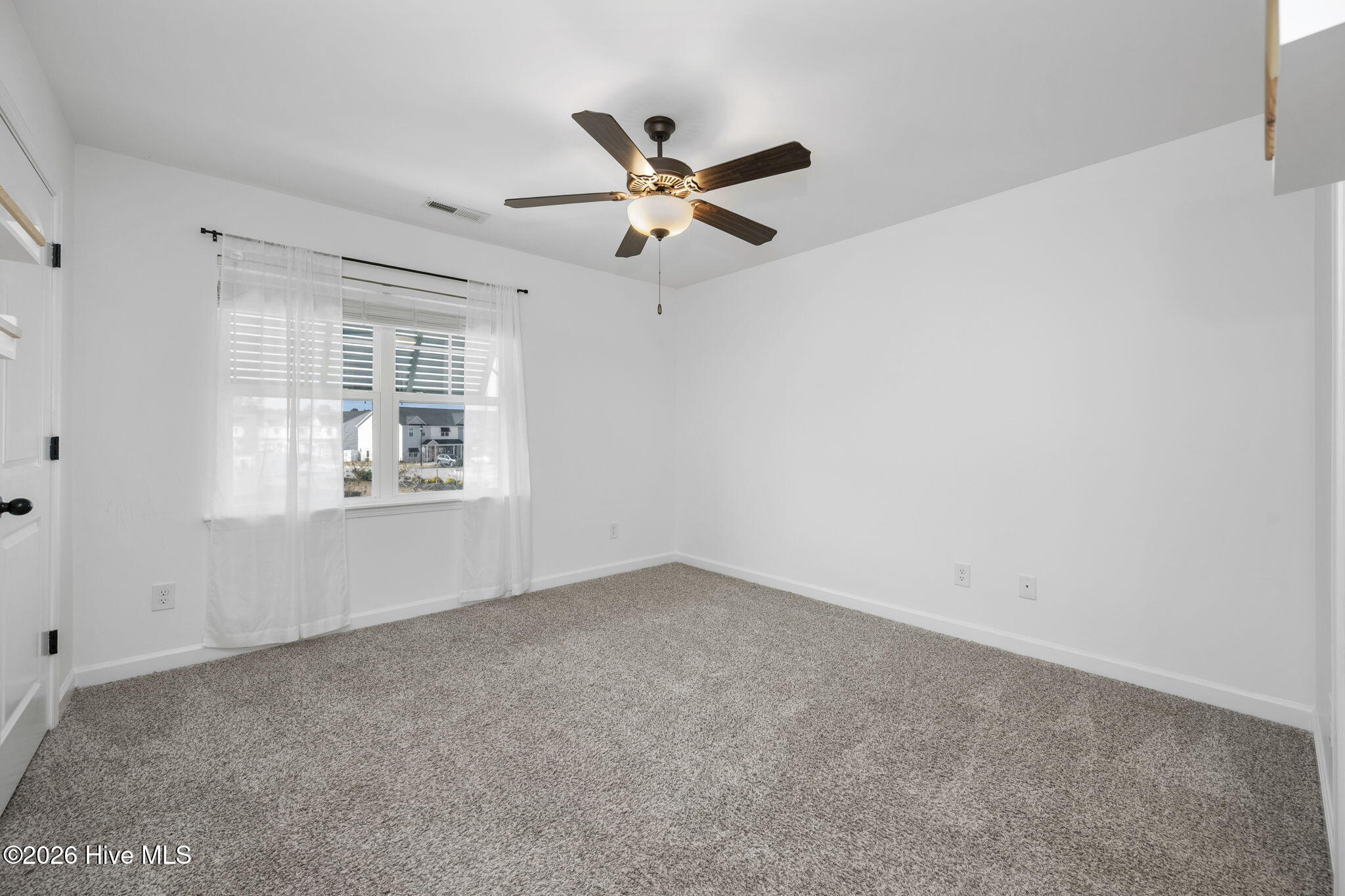 100547697 | Photo 24