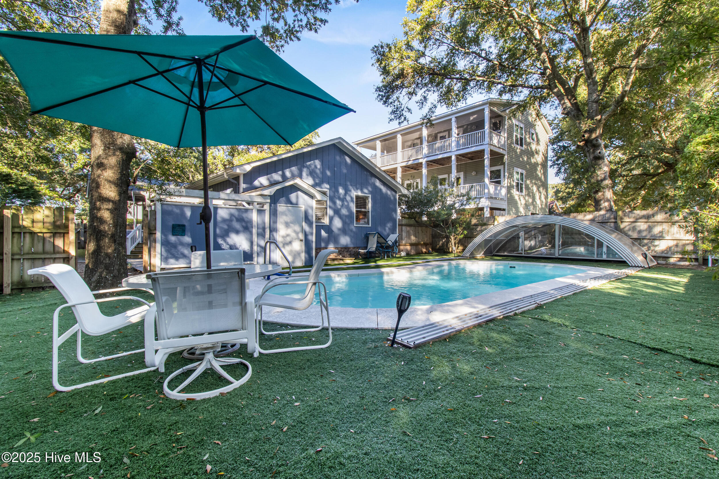 100541020 | Photo 37