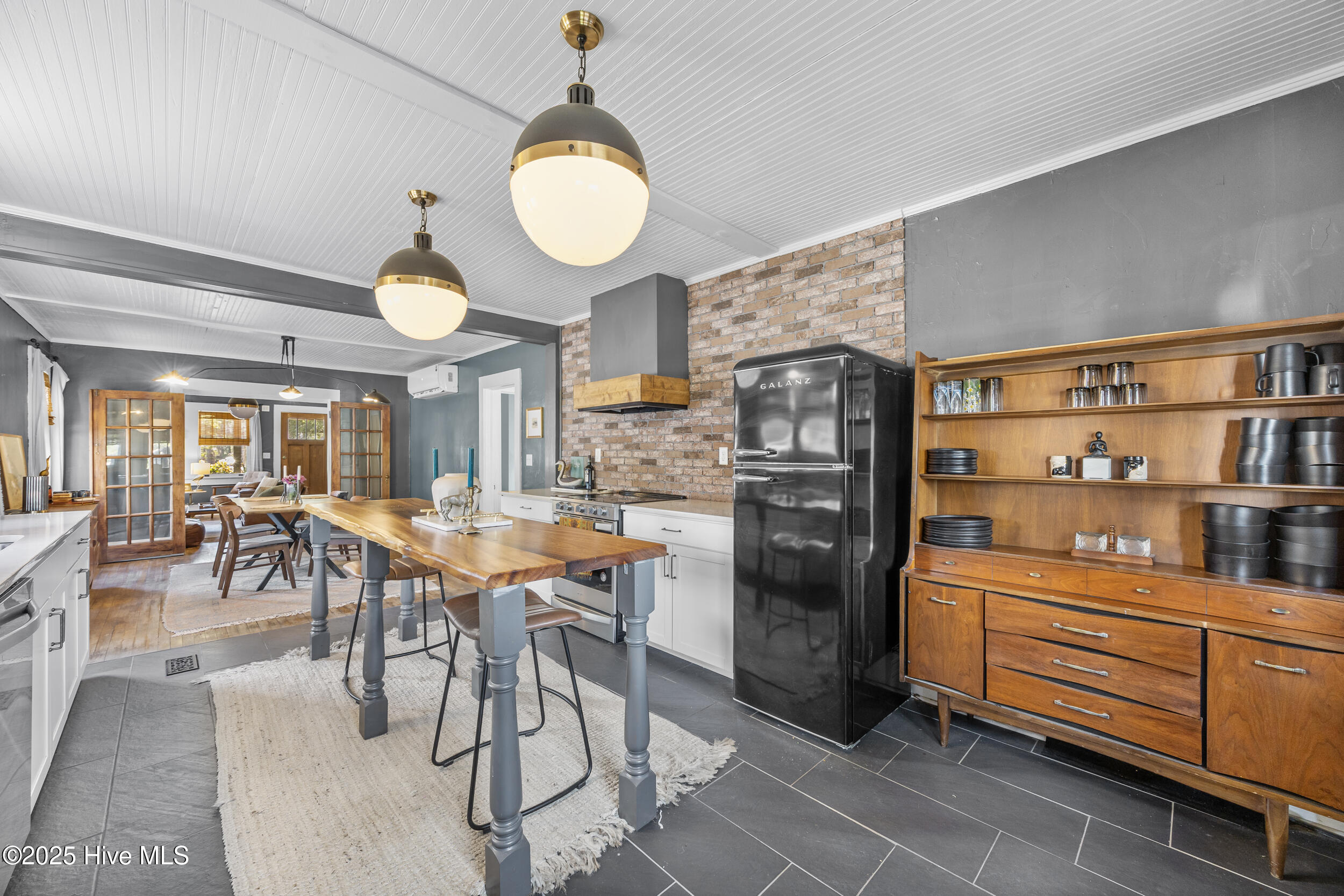 100544356 | Photo 14