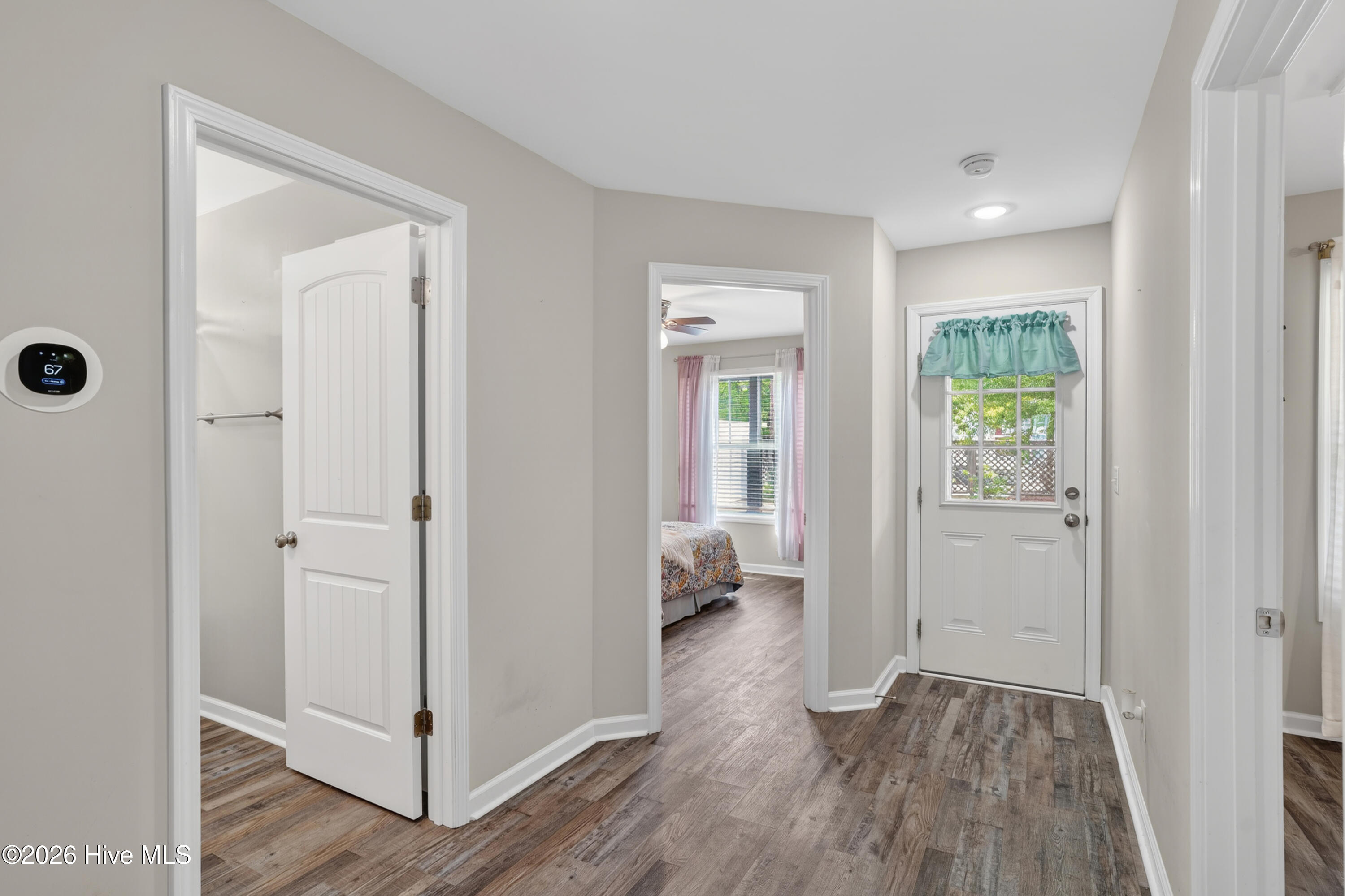 100570645 | Photo 27