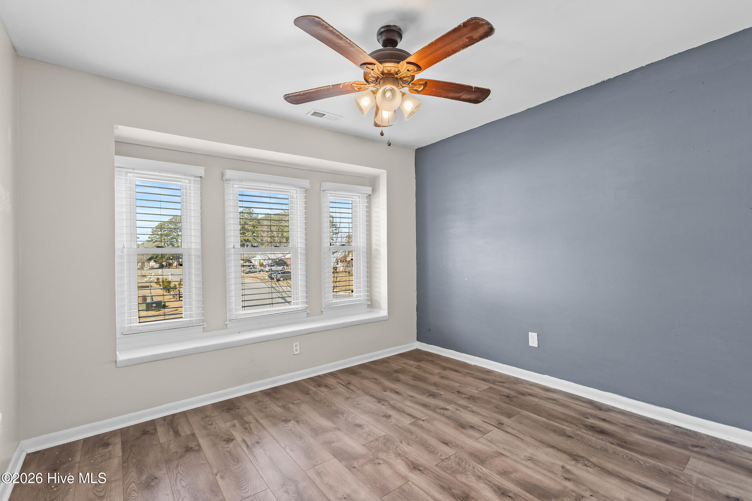 100550983 | Photo 29