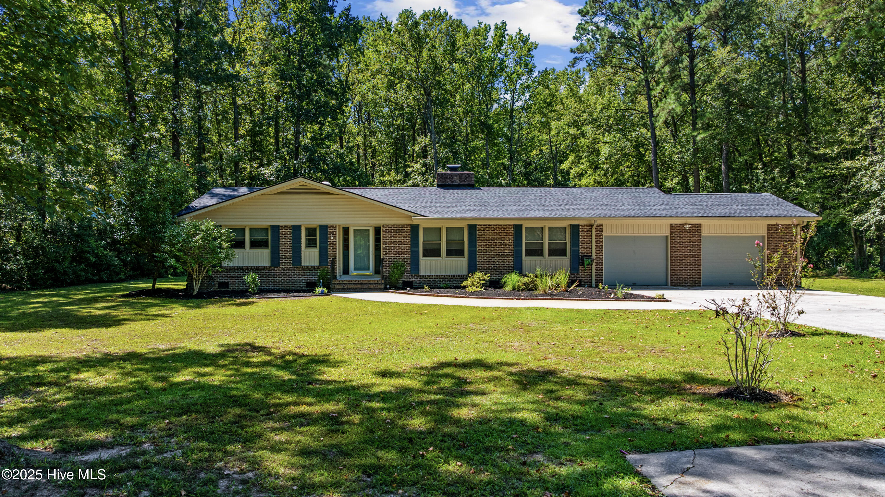 Property at 10 Pinewood Drive