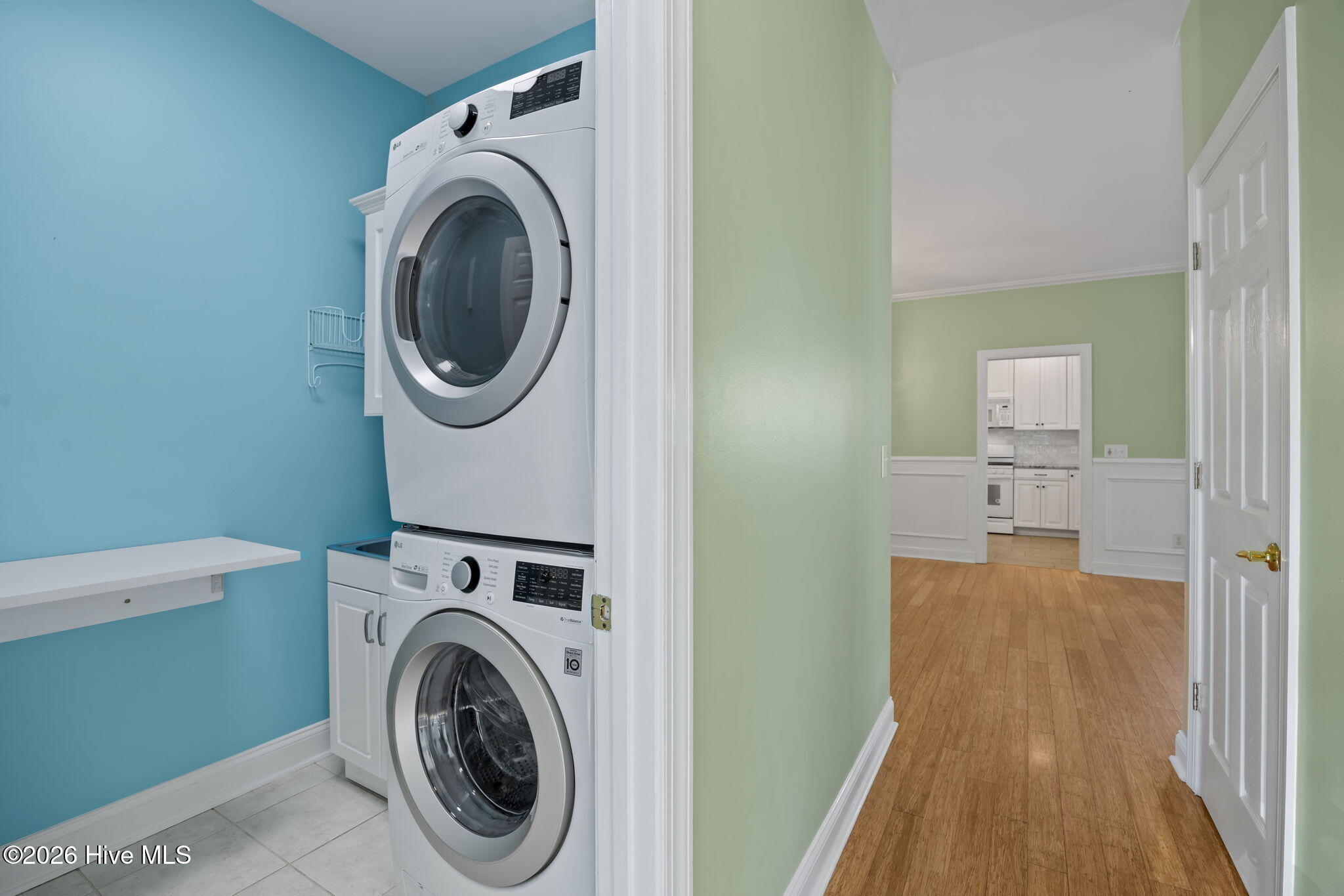 100561261 | Photo 33