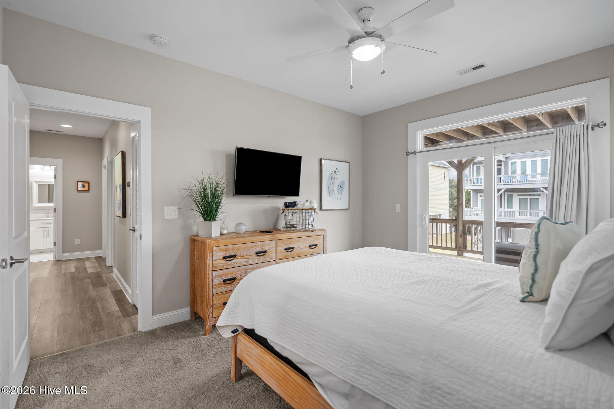 100553388 | Photo 21