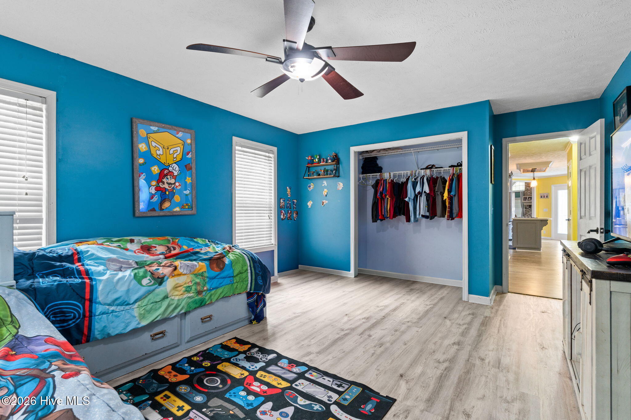 100556346 | Photo 11