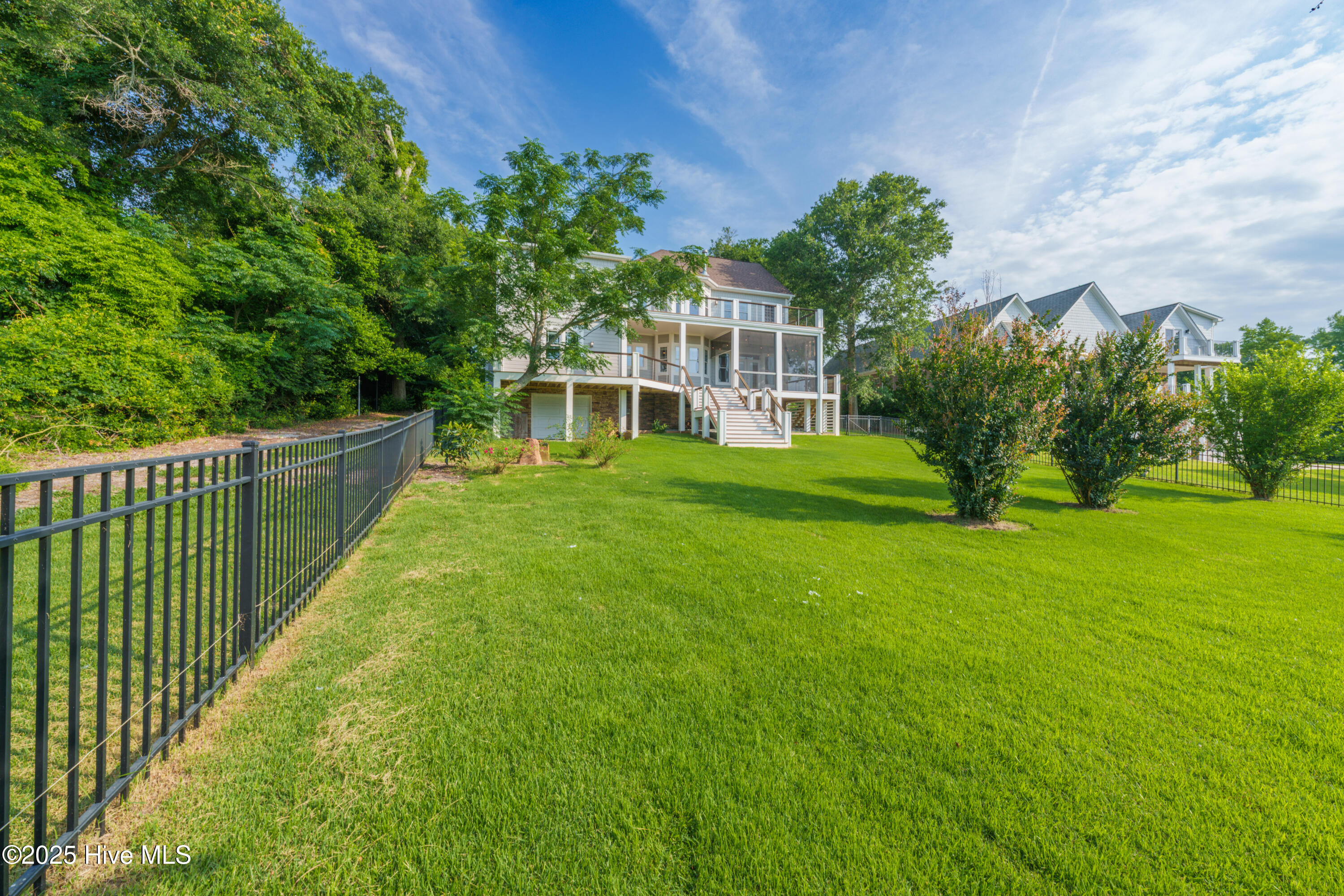 100510082 | Photo 42