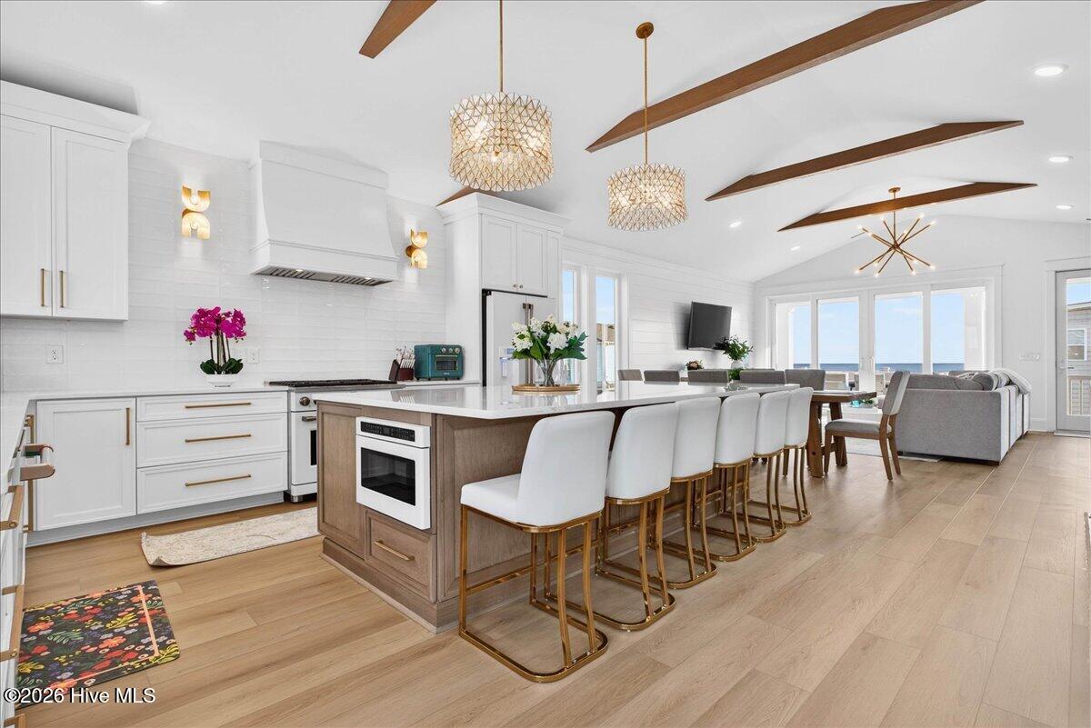 100543299 | Photo 42