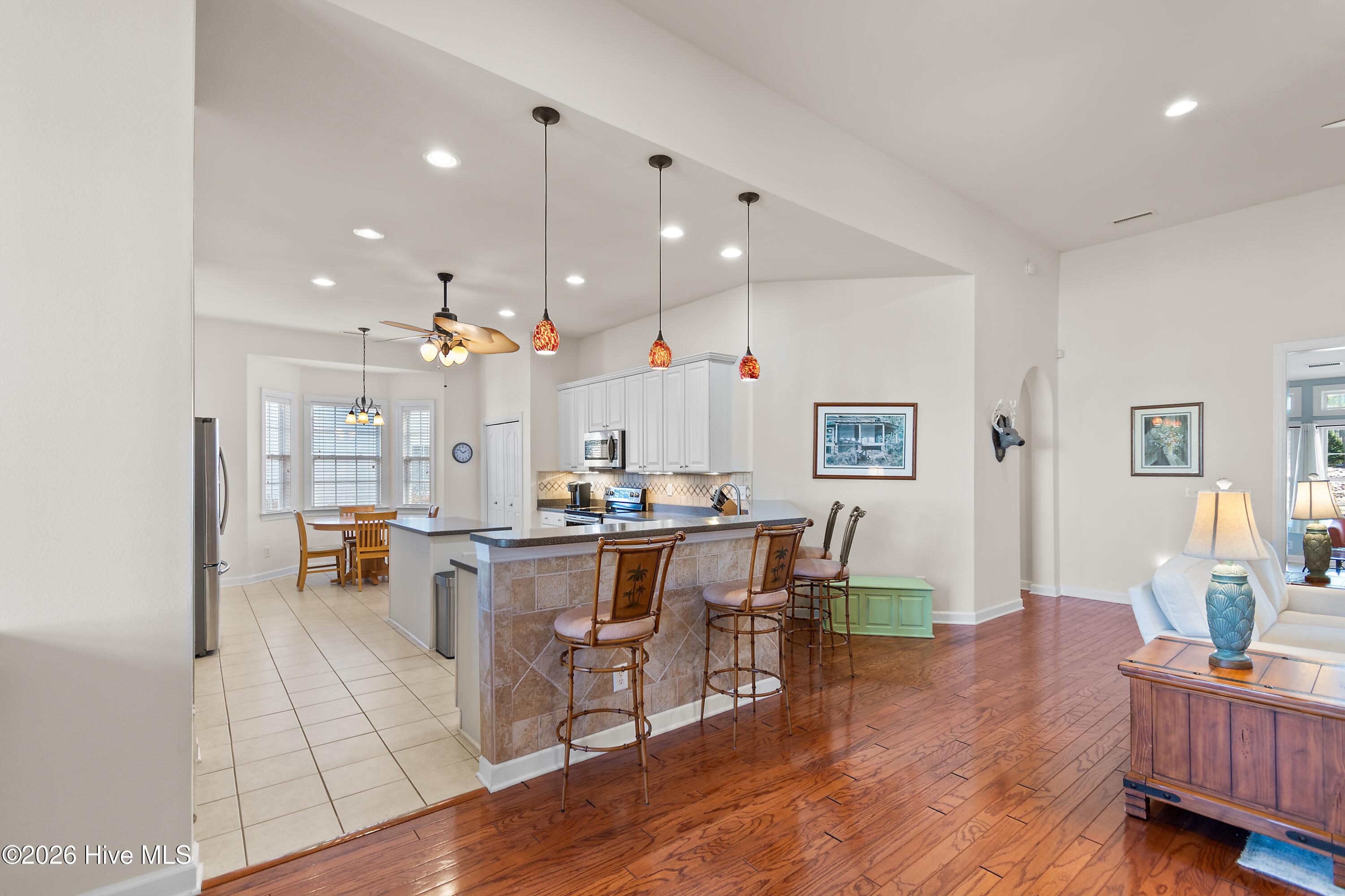 100549811 | Photo 14