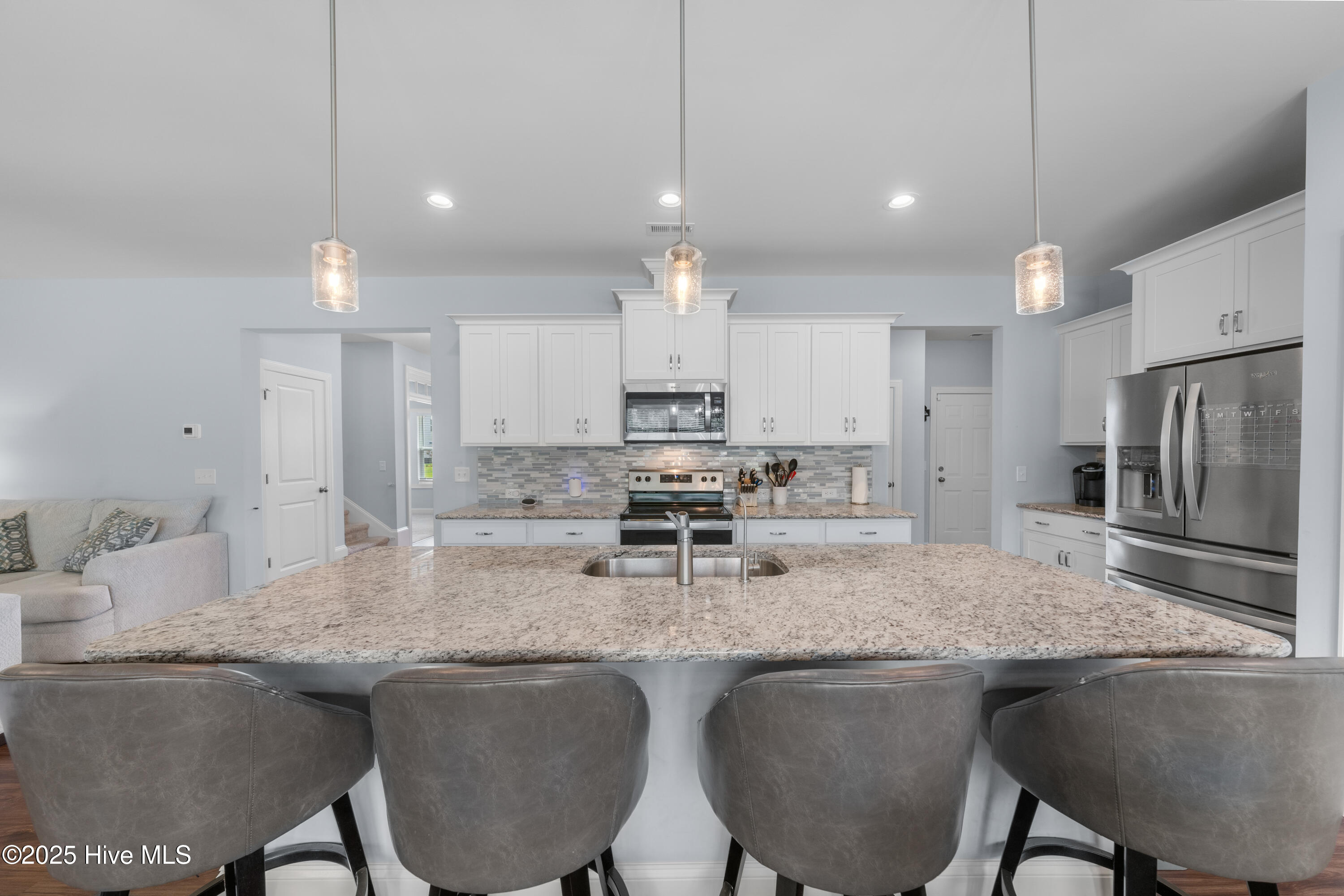 100512596 | Photo 13