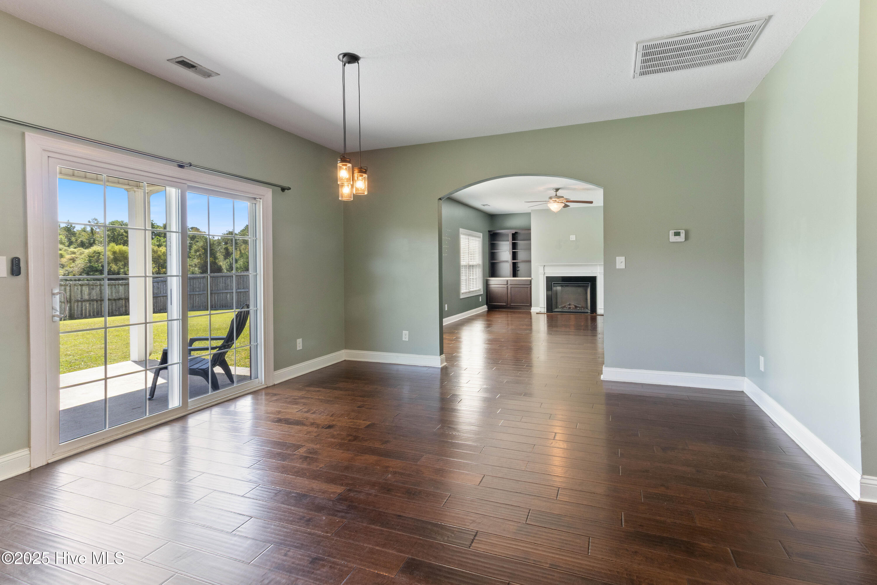 100528523 | Photo 24