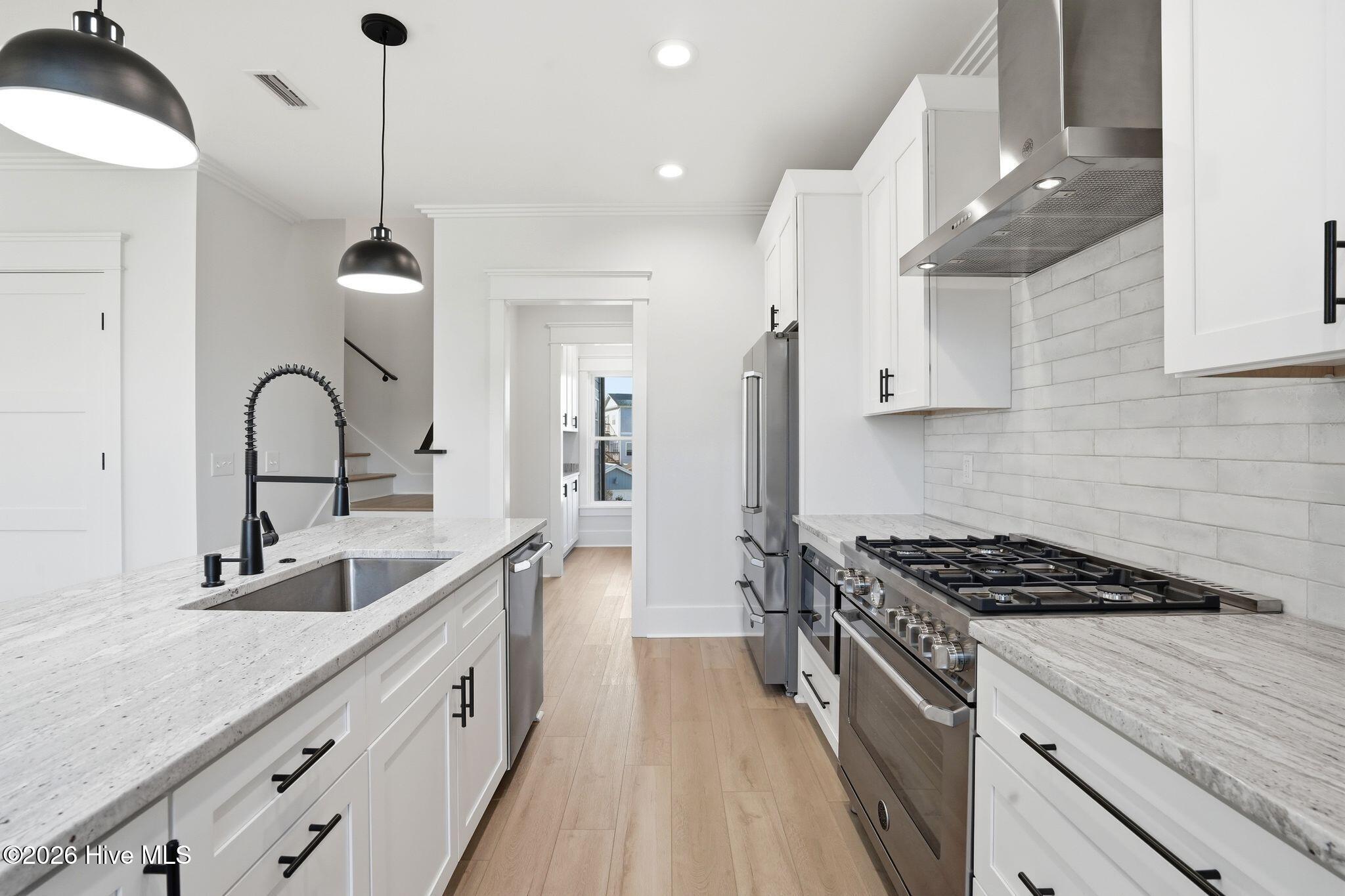 100554996 | Photo 33