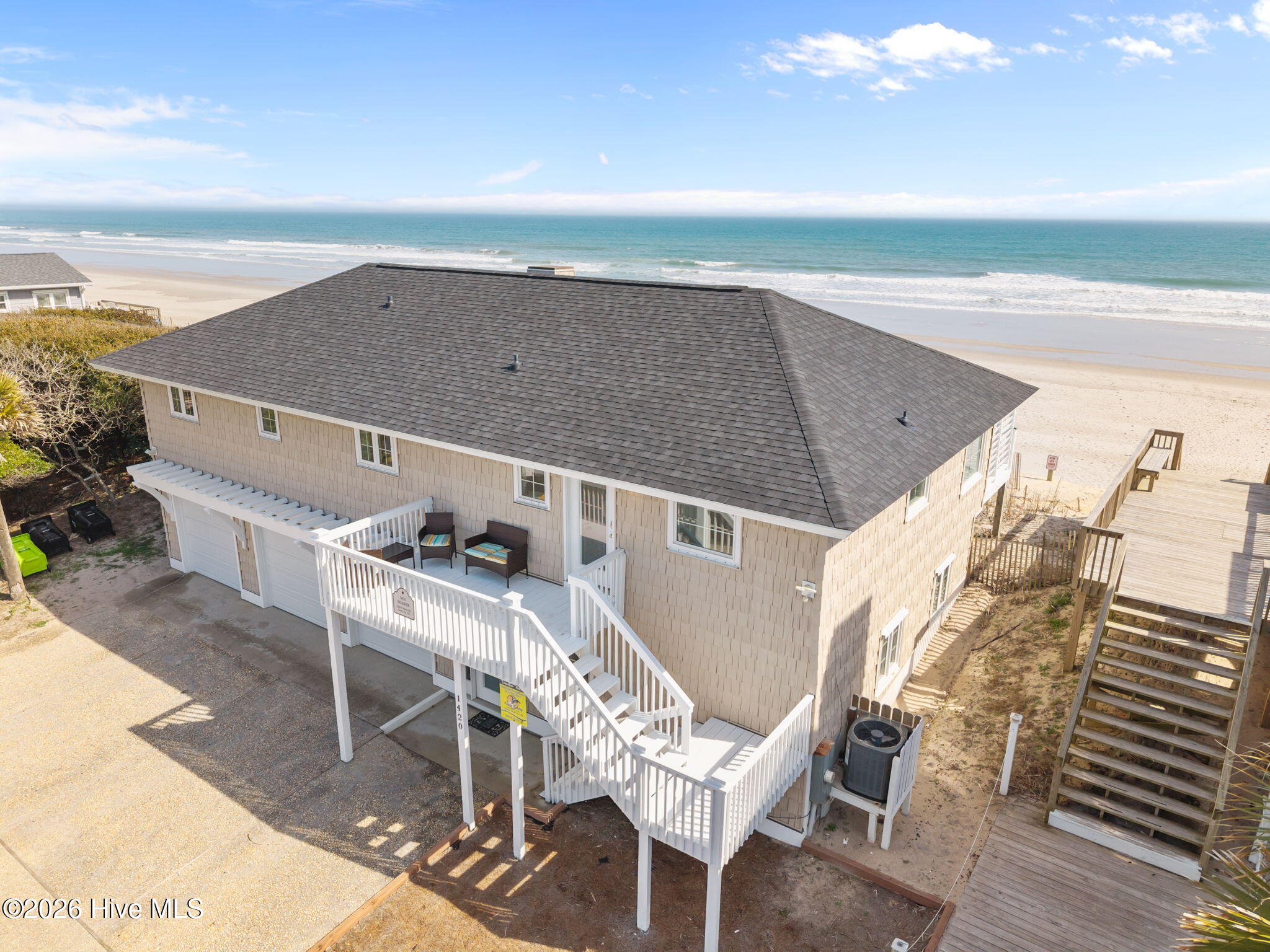 100559342 | Photo 48