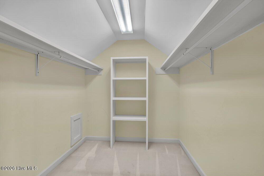 100558488 | Photo 42