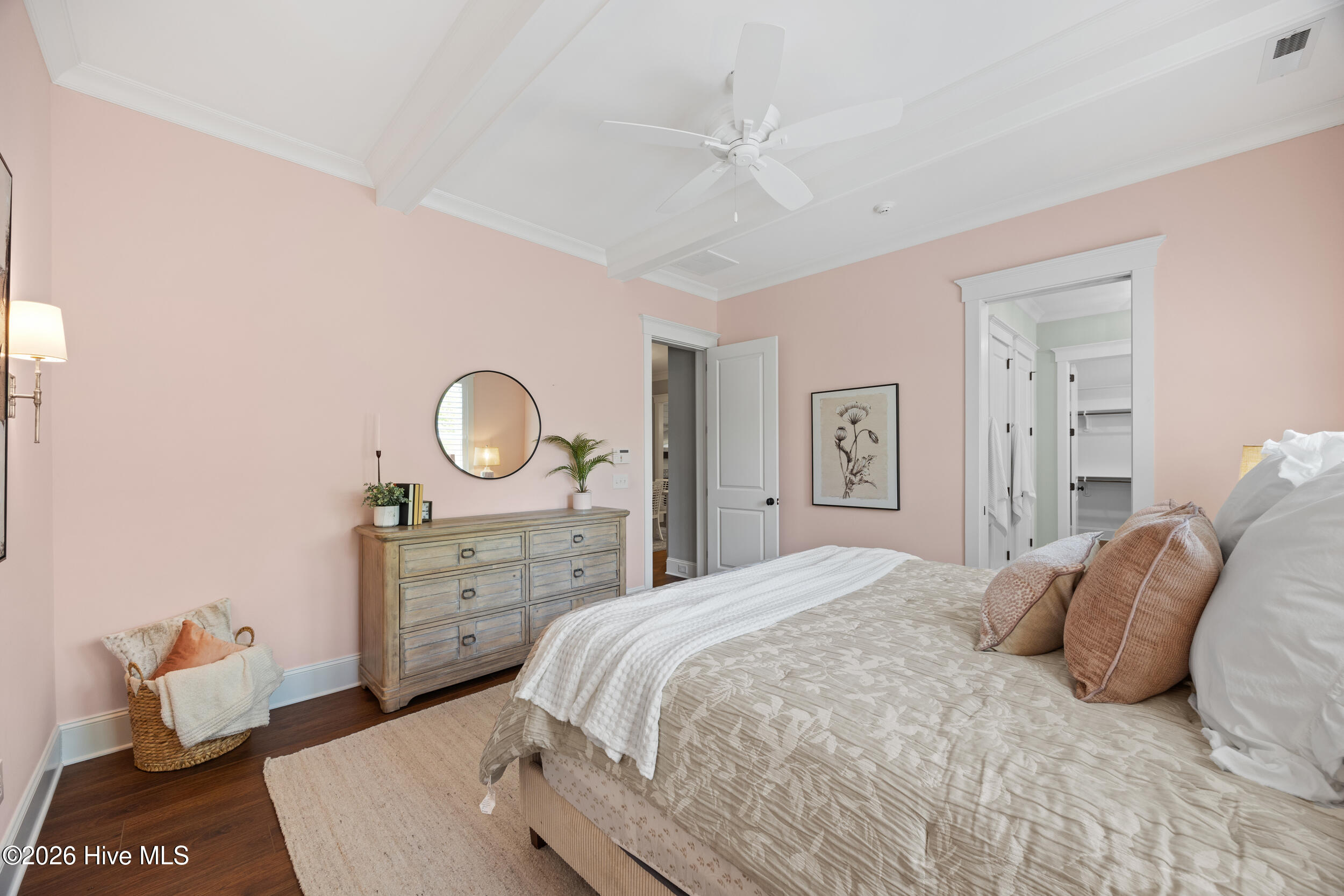 100569354 | Photo 43