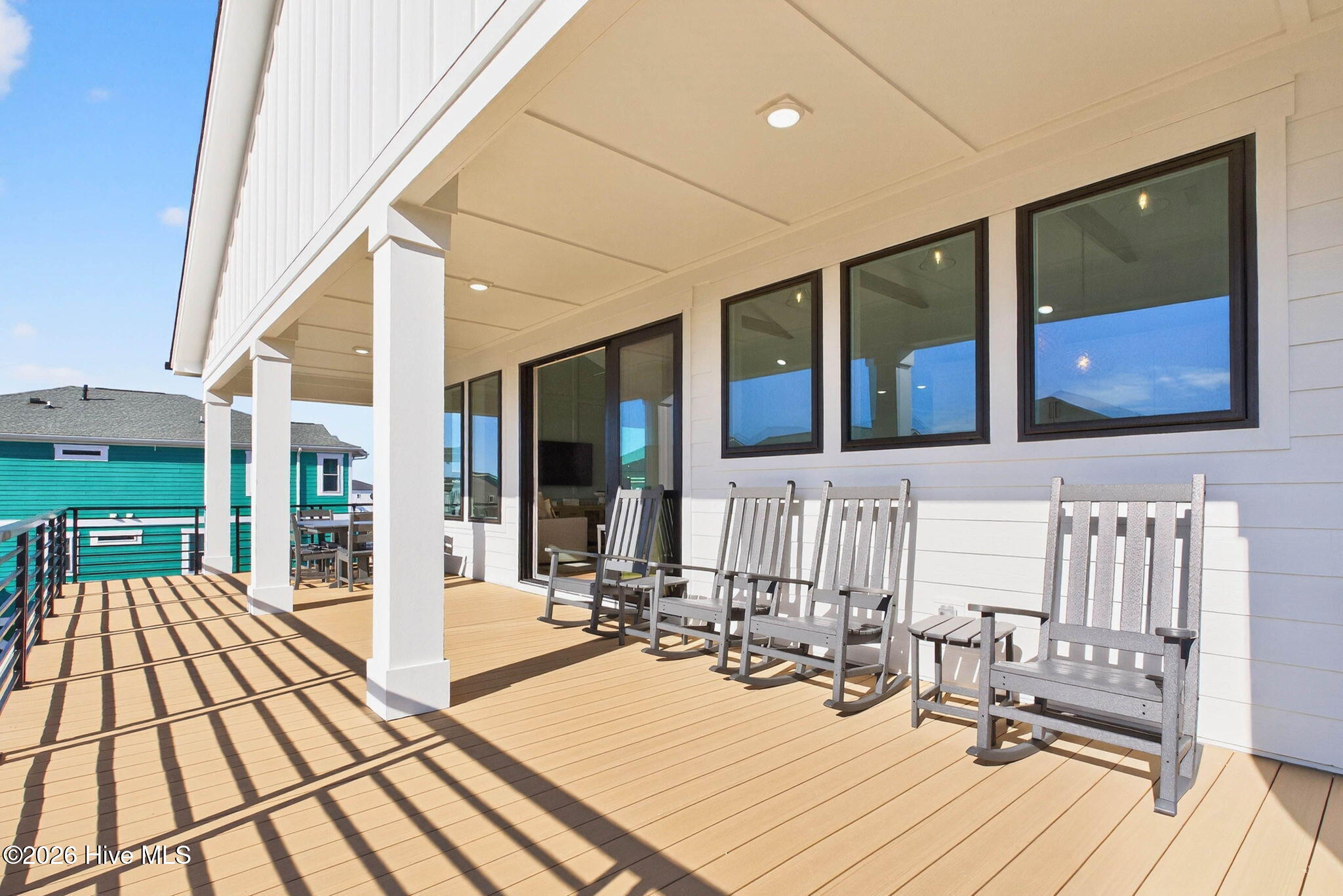 100570262 | Photo 78