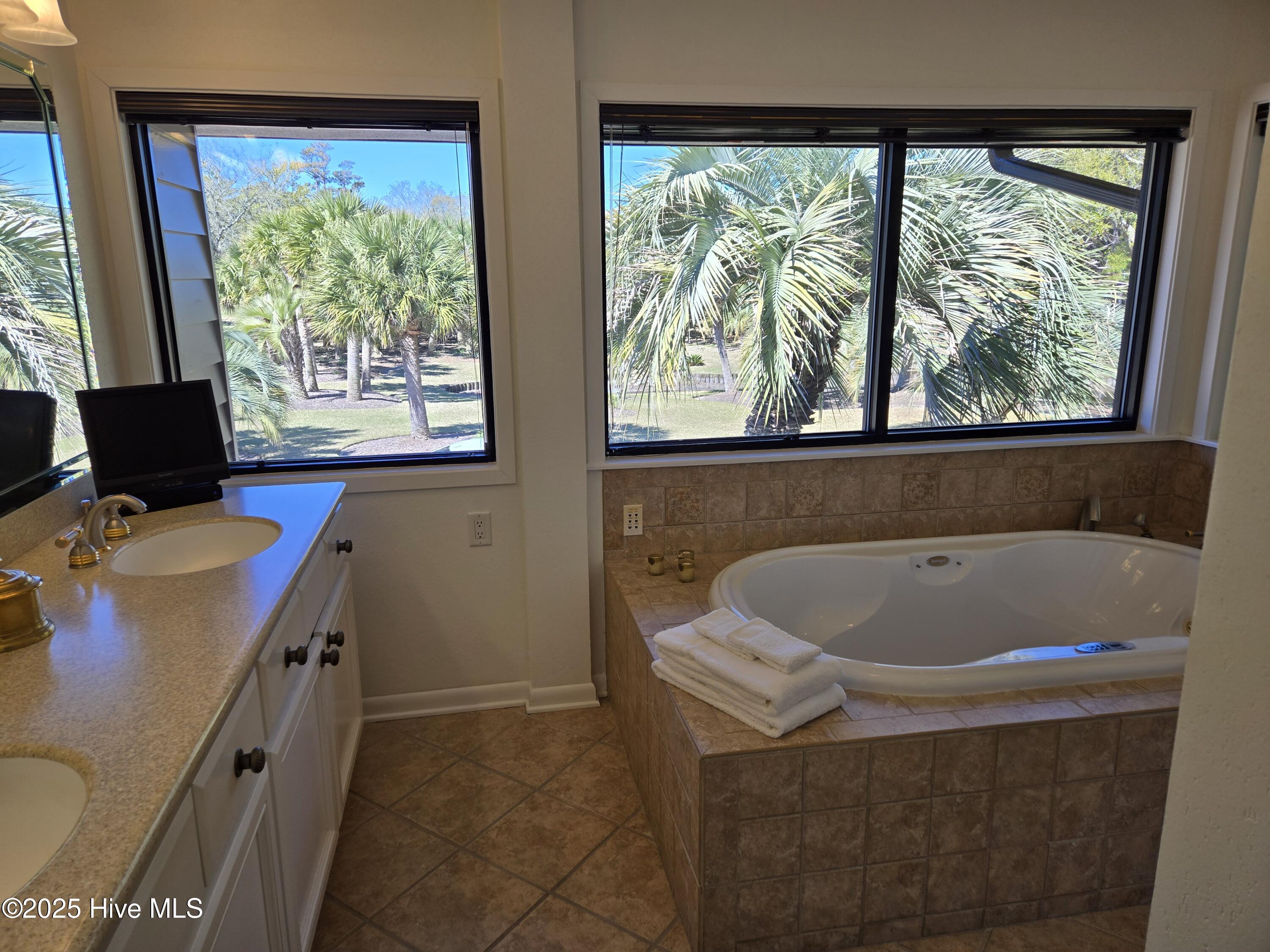 100463801 | Photo 61