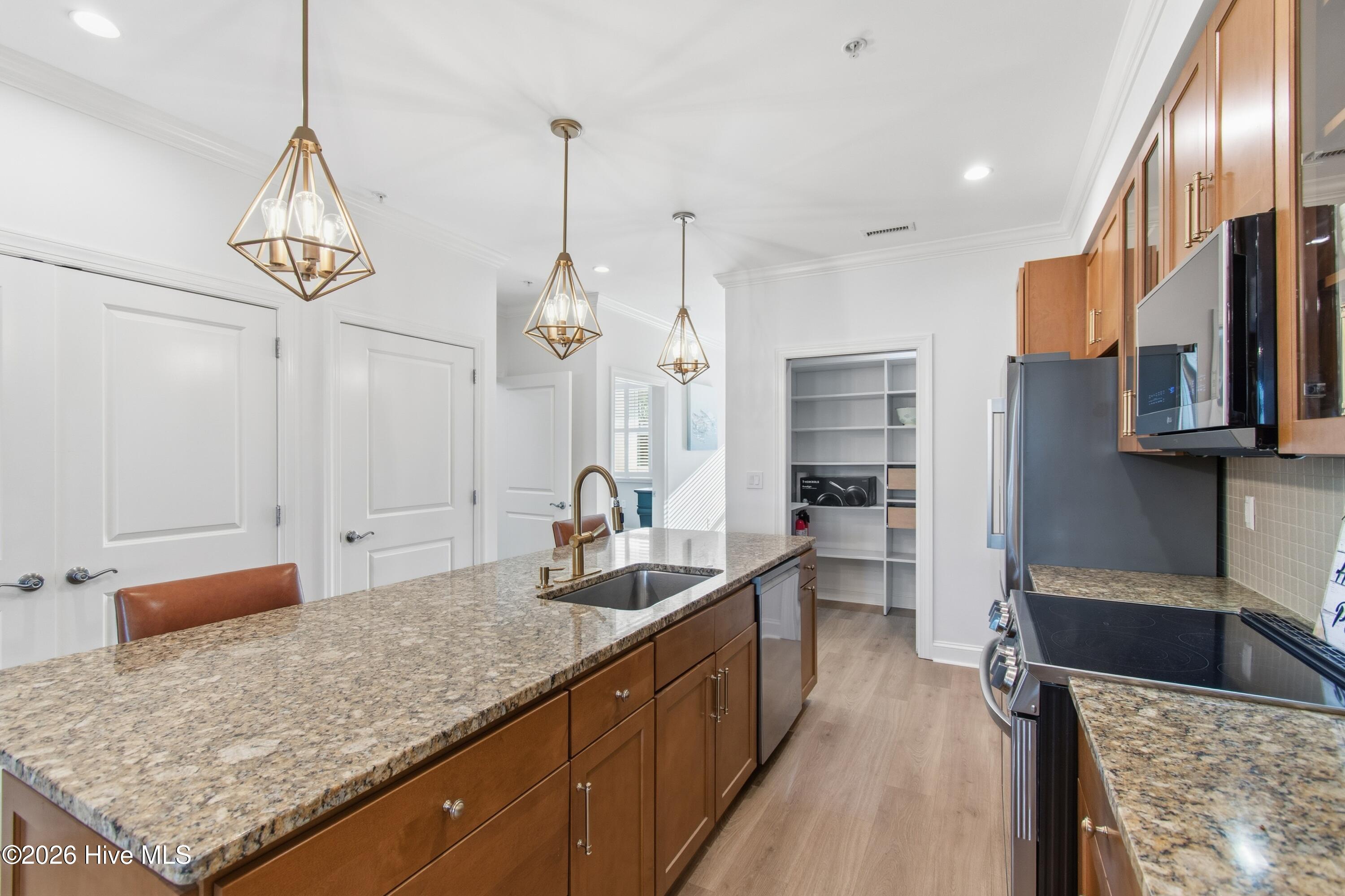 100551357 | Photo 17