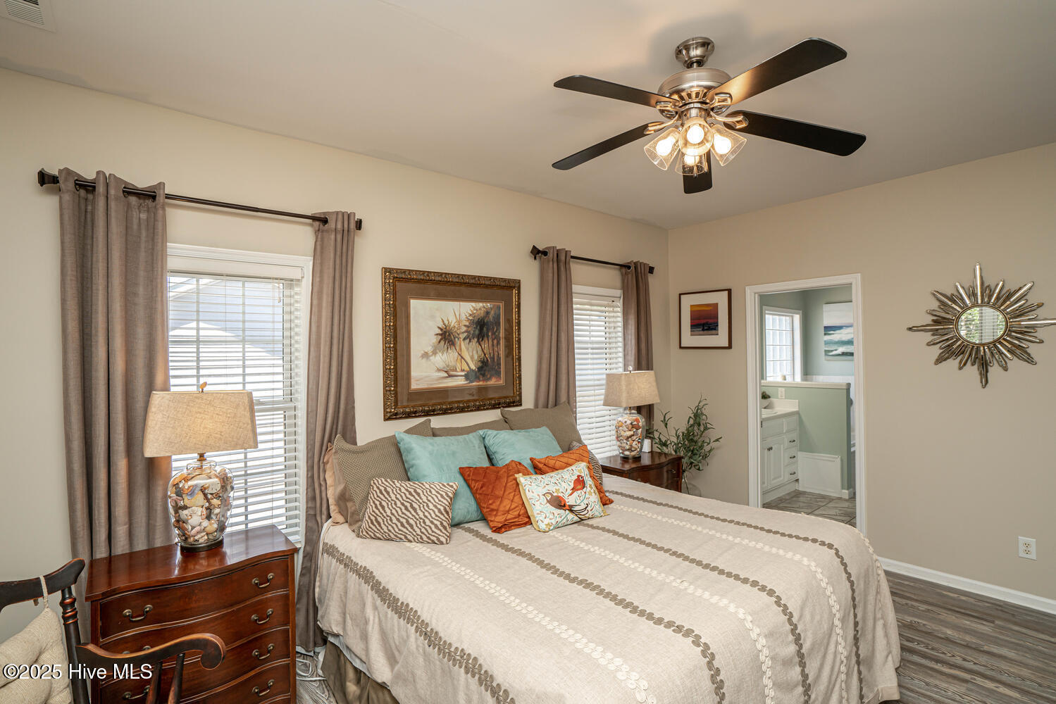 100532611 | Photo 42