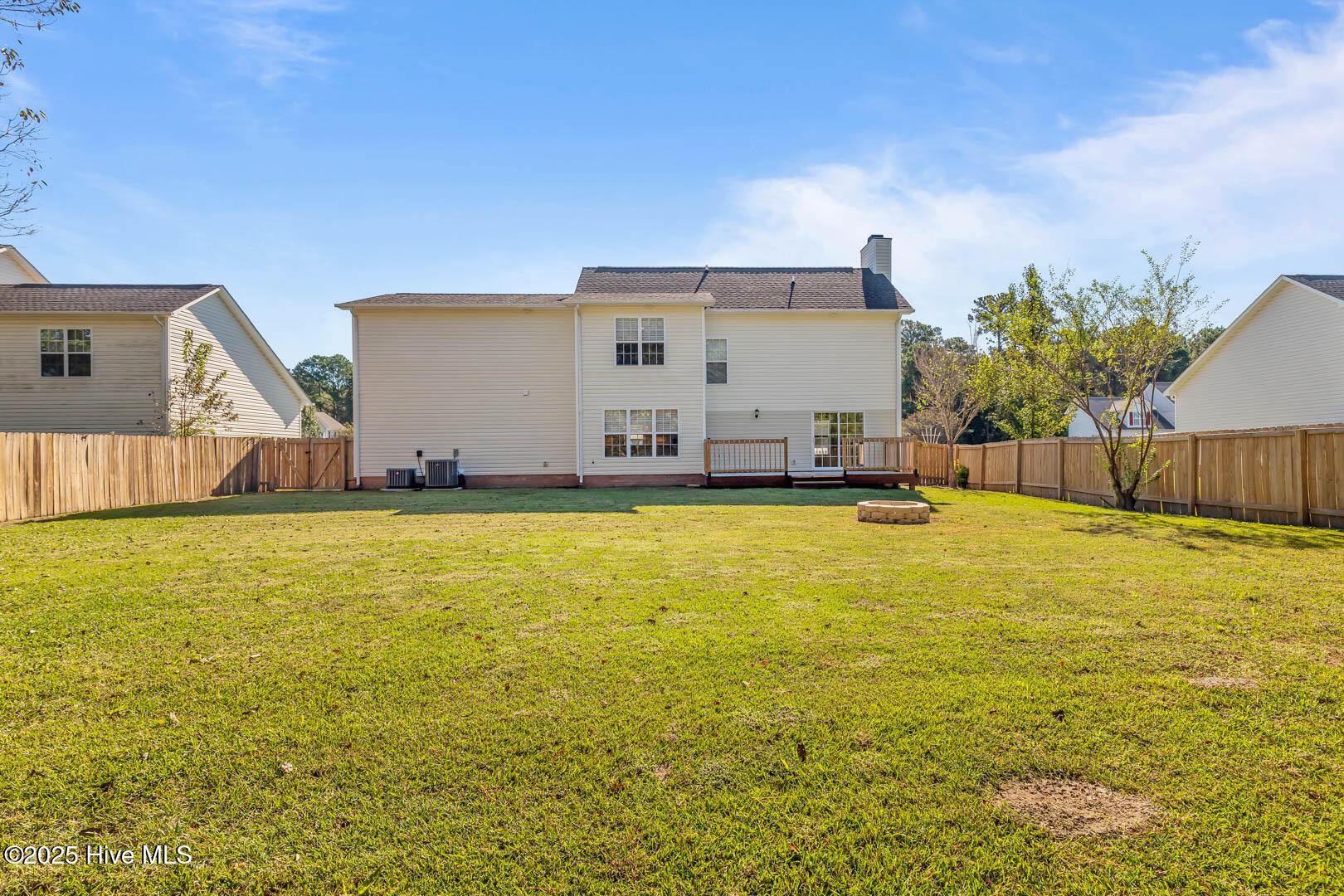 100538607 | Photo 61