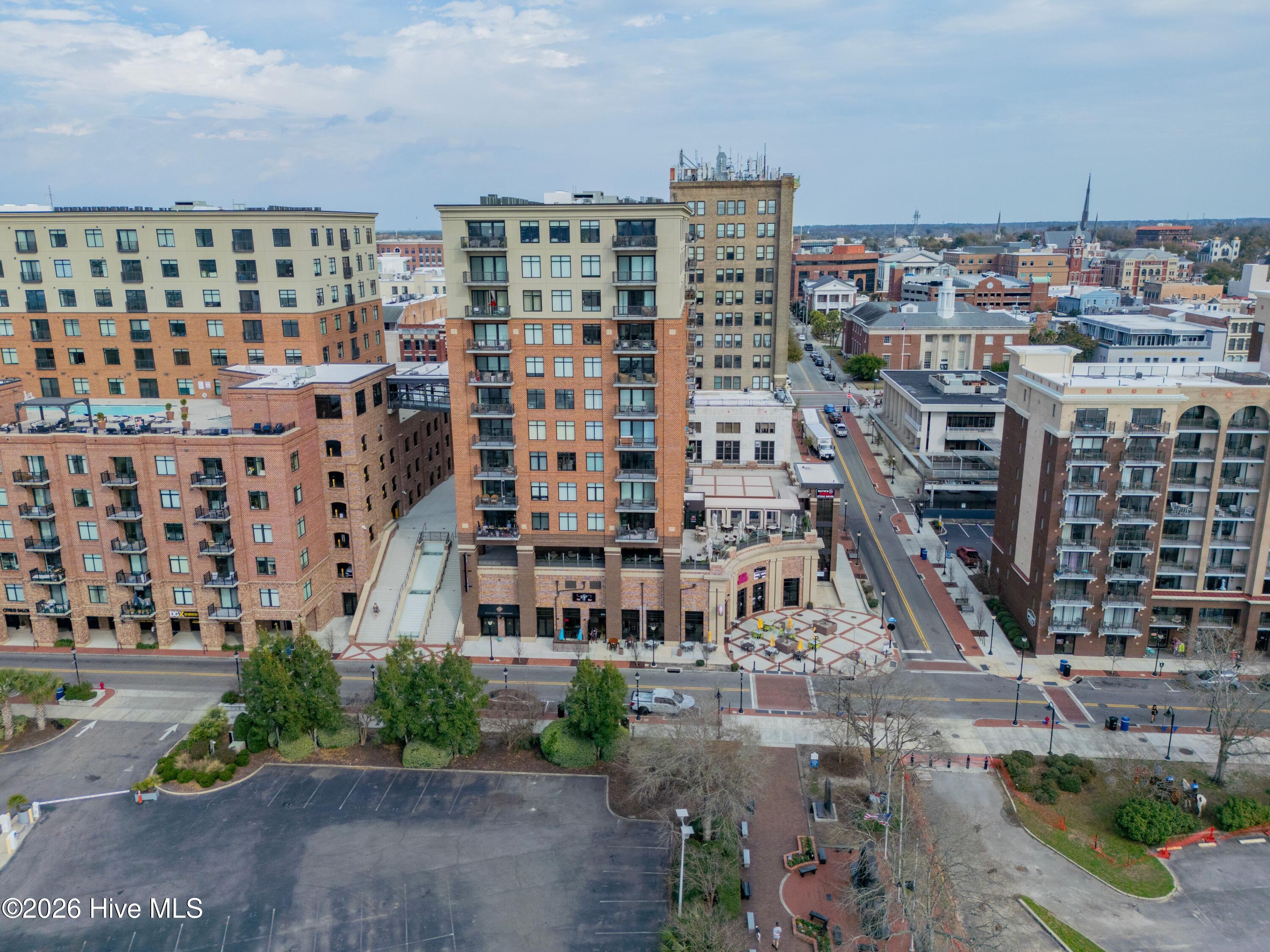 100556399 | Photo 31