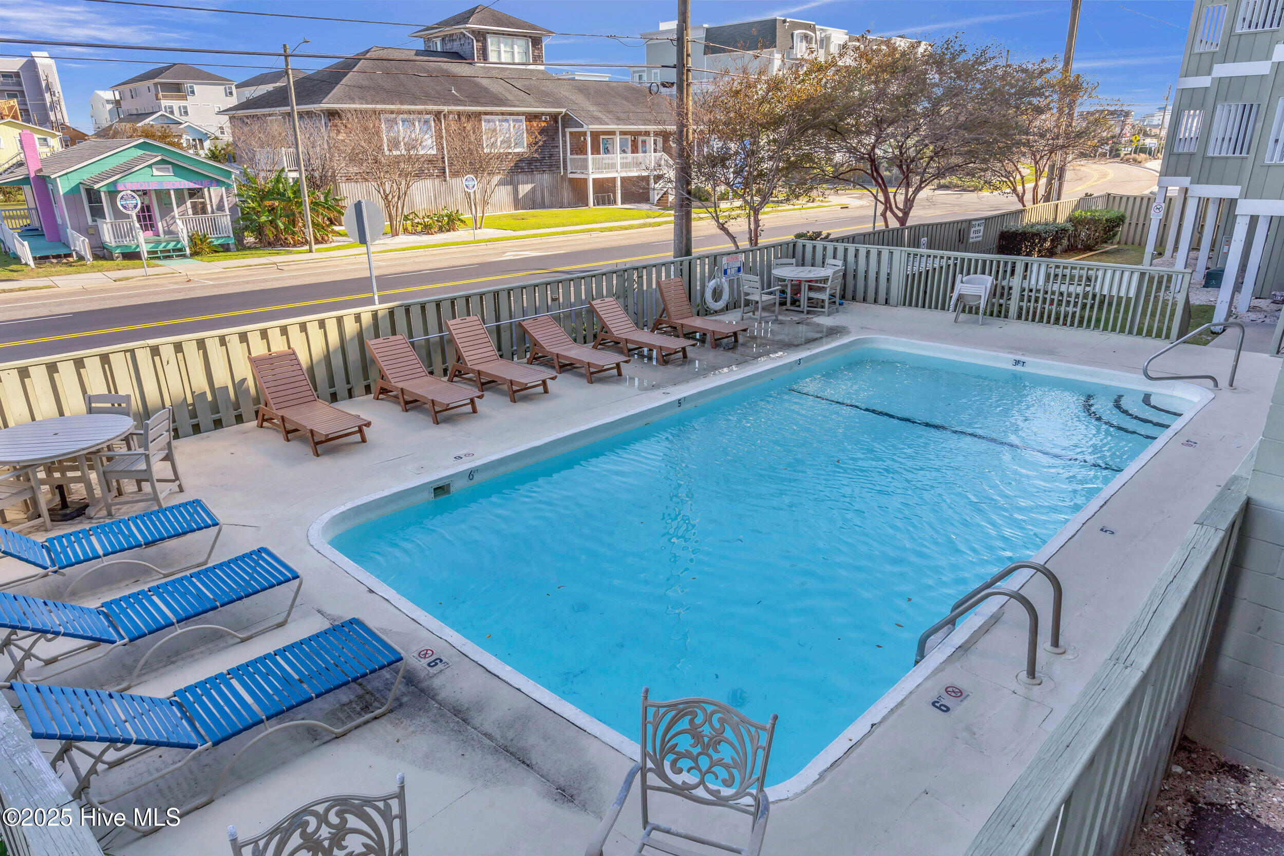 100542449 | Photo 26