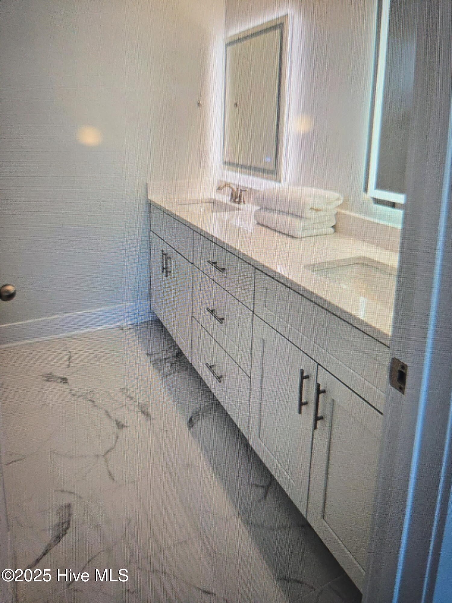 100531512 | Photo 39