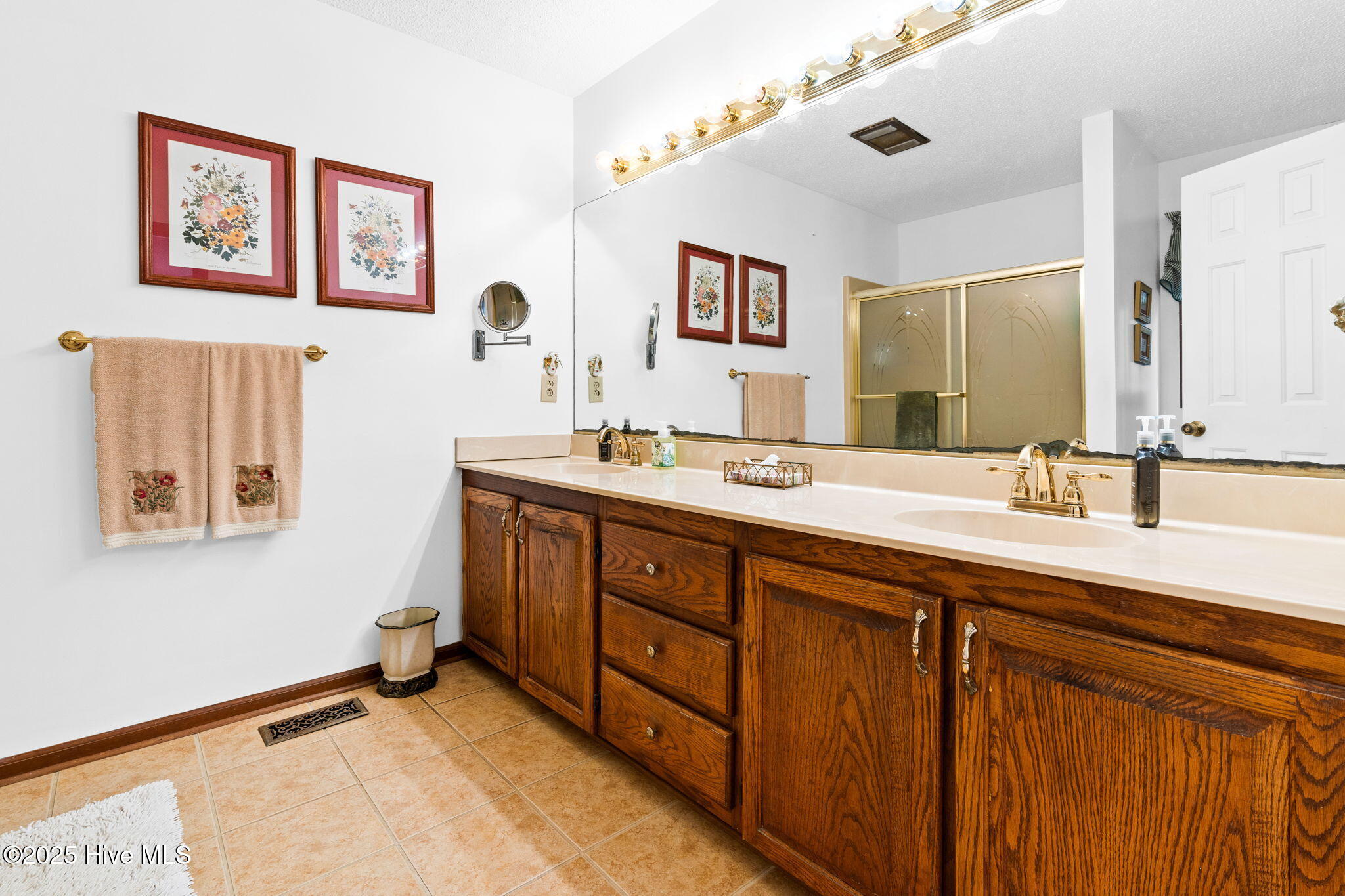 100499054 | Photo 29