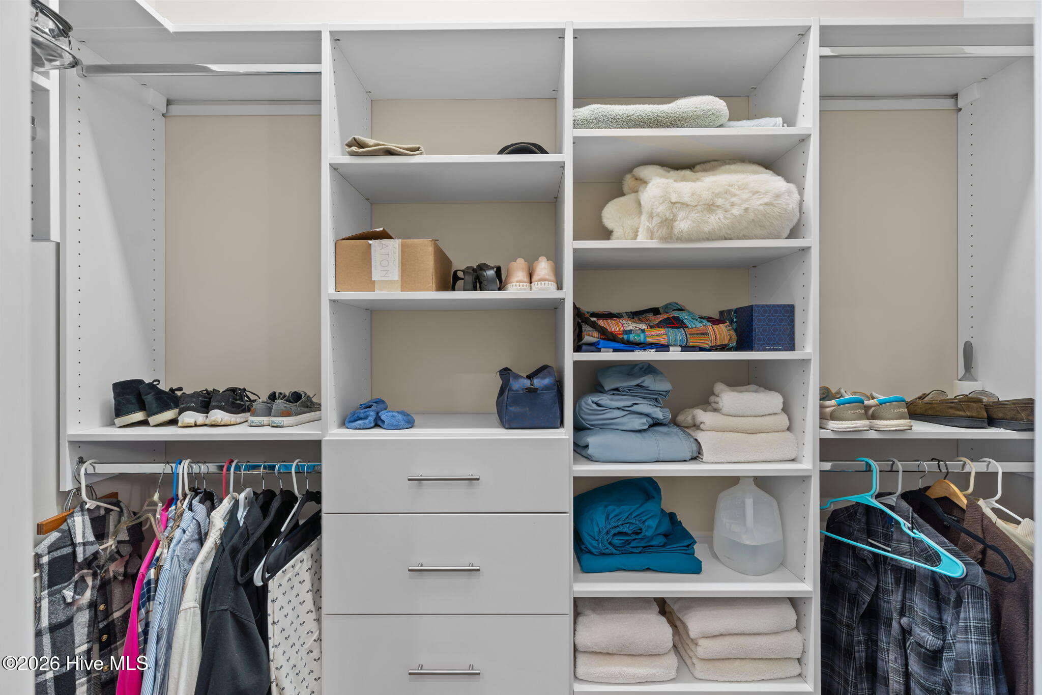 100565283 | Photo 30