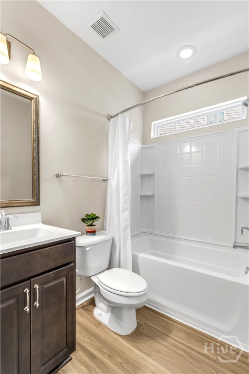Bathroom 4 (Main)