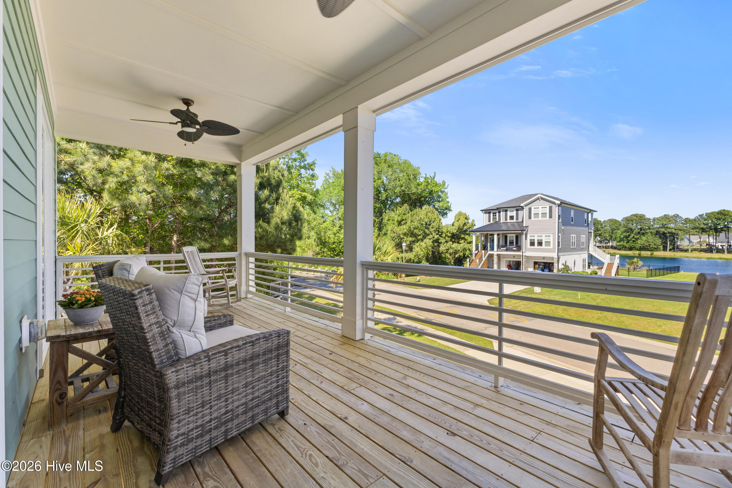 100570688 | Photo 50