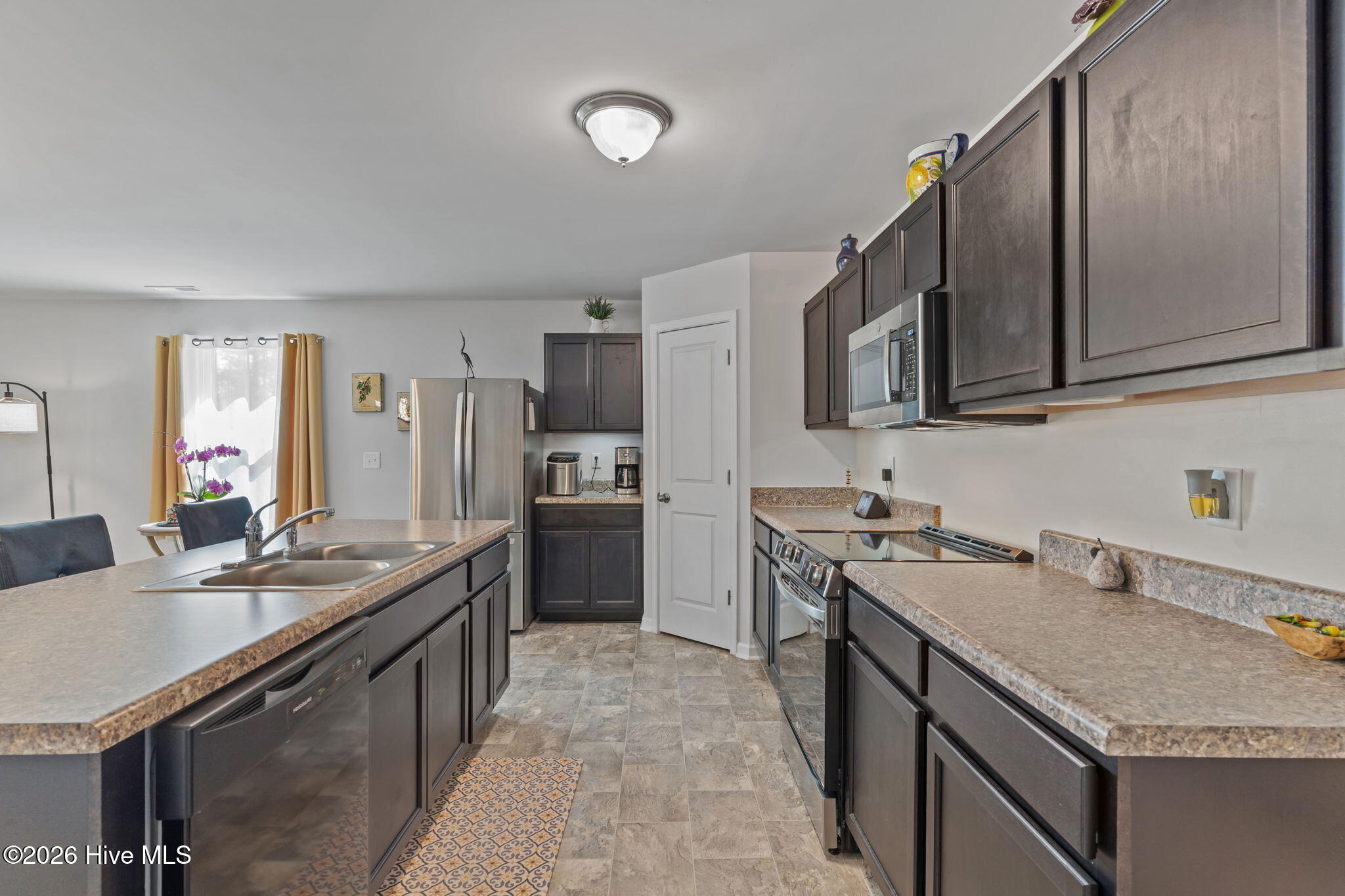 100564485 | Photo 21