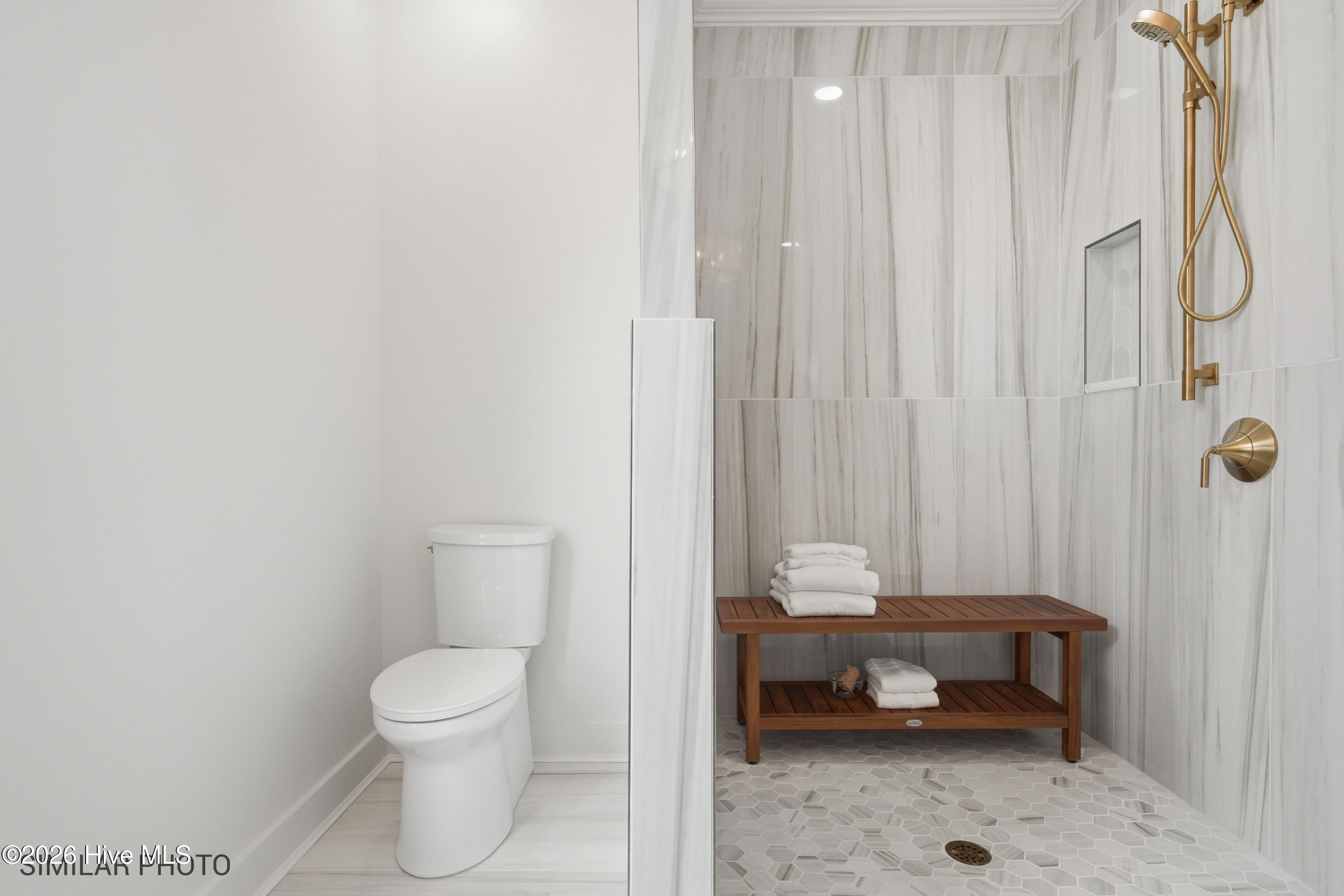 100508020 | Photo 26