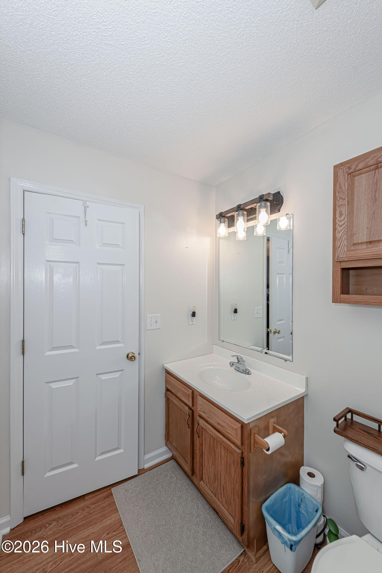 100550368 | Photo 23