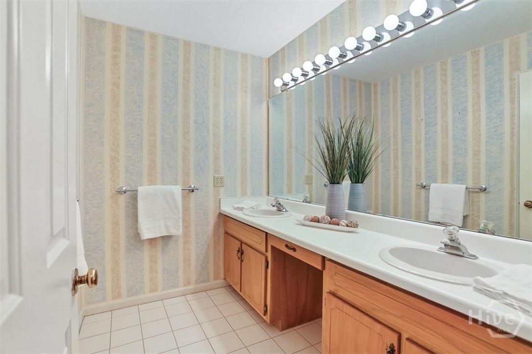 221 Lakeshore Drive