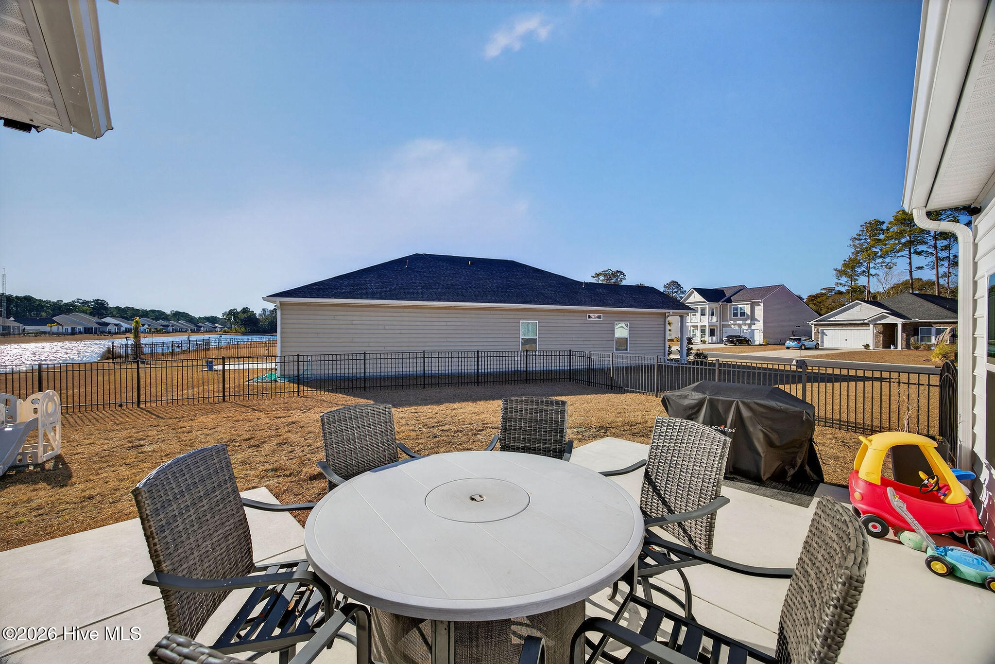 100550096 | Photo 54