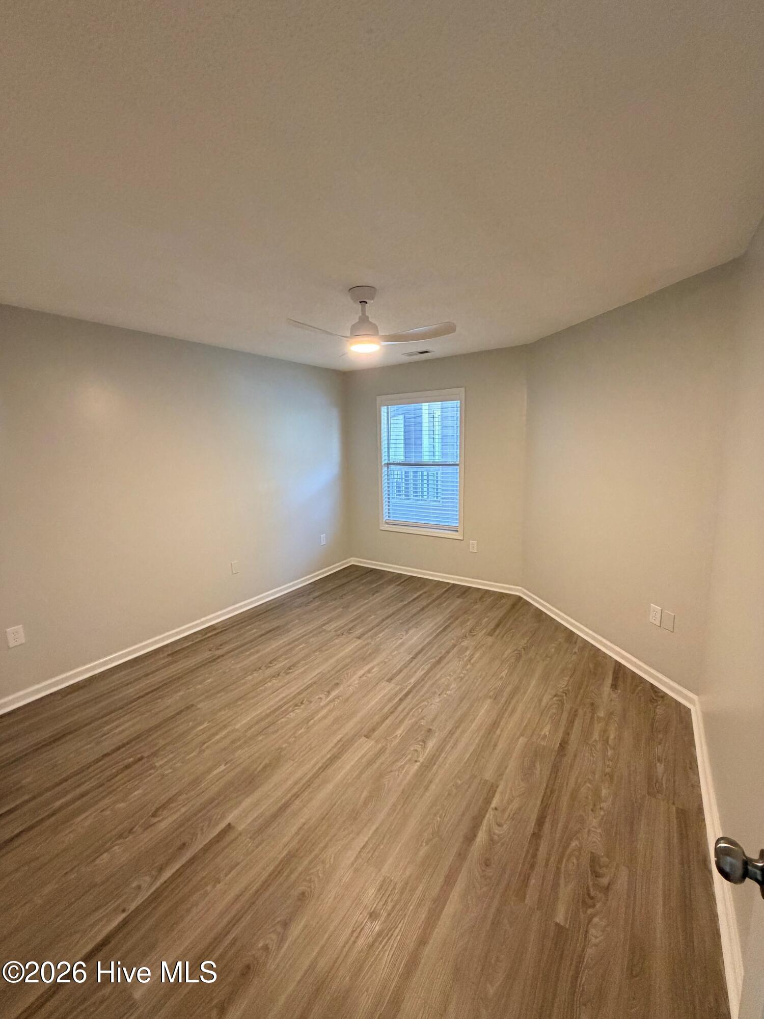 100543533 | Photo 14