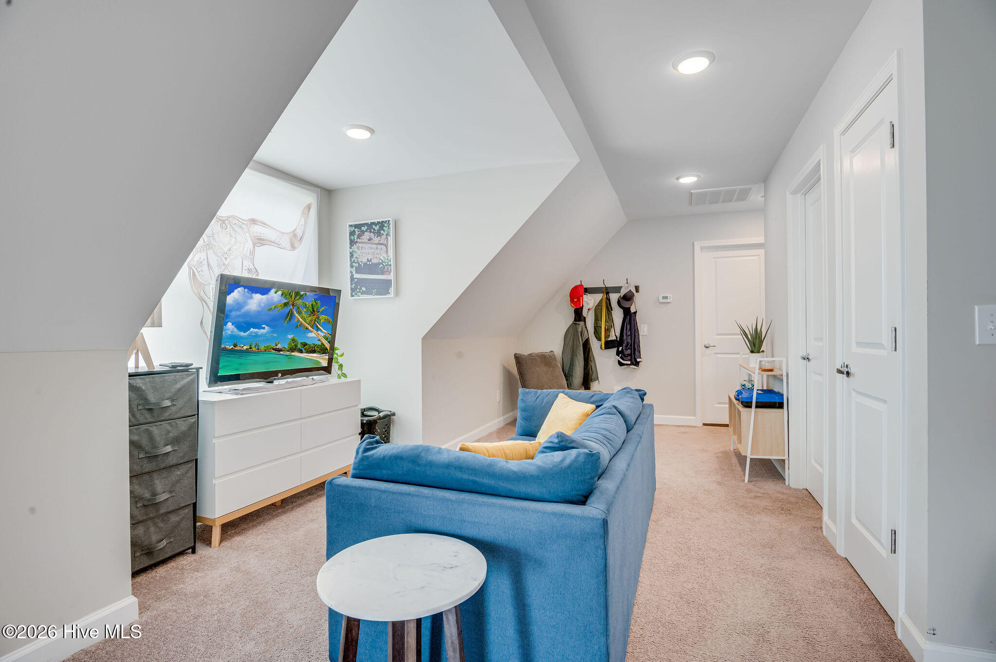 100559948 | Photo 33