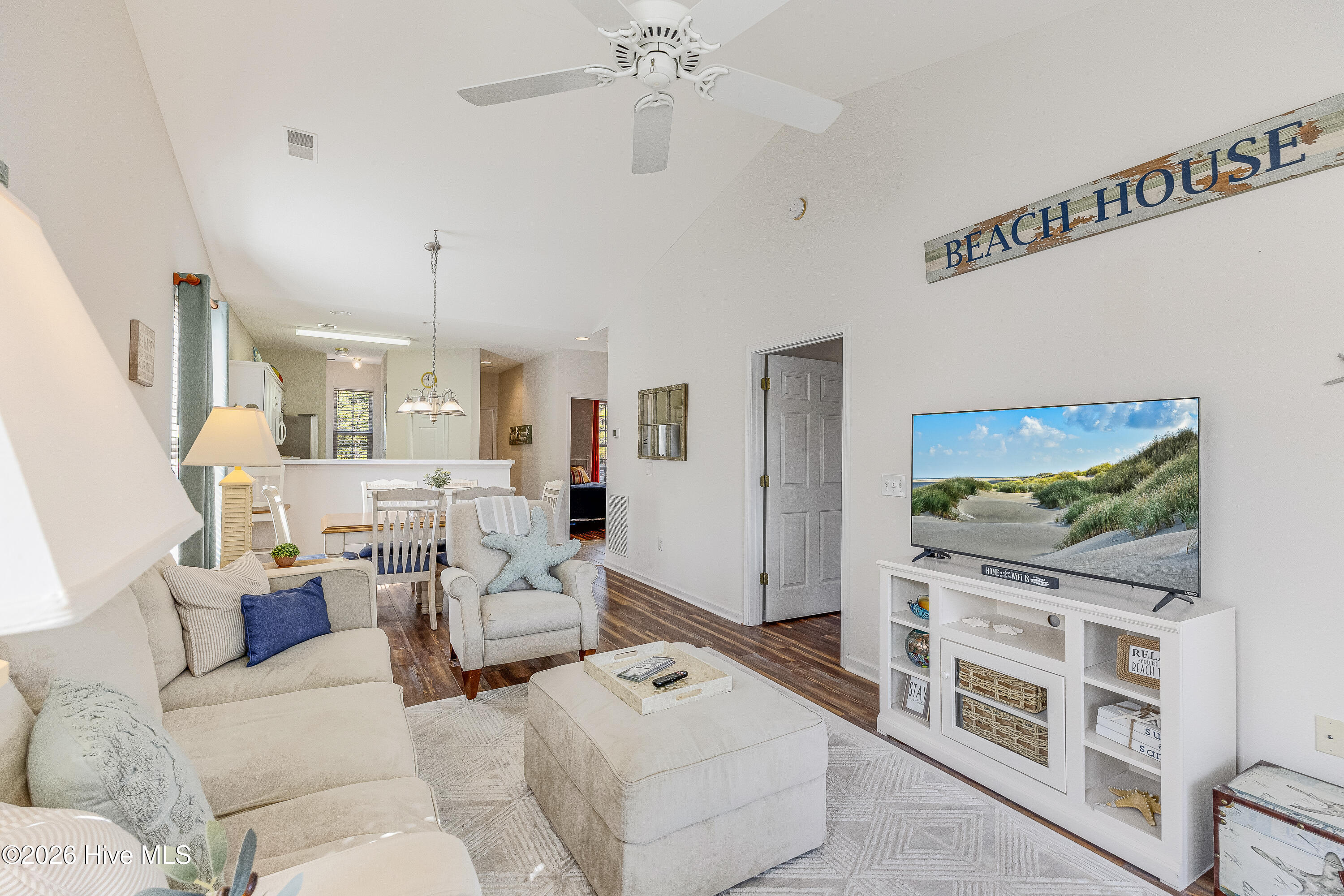 100564736 | Photo 18