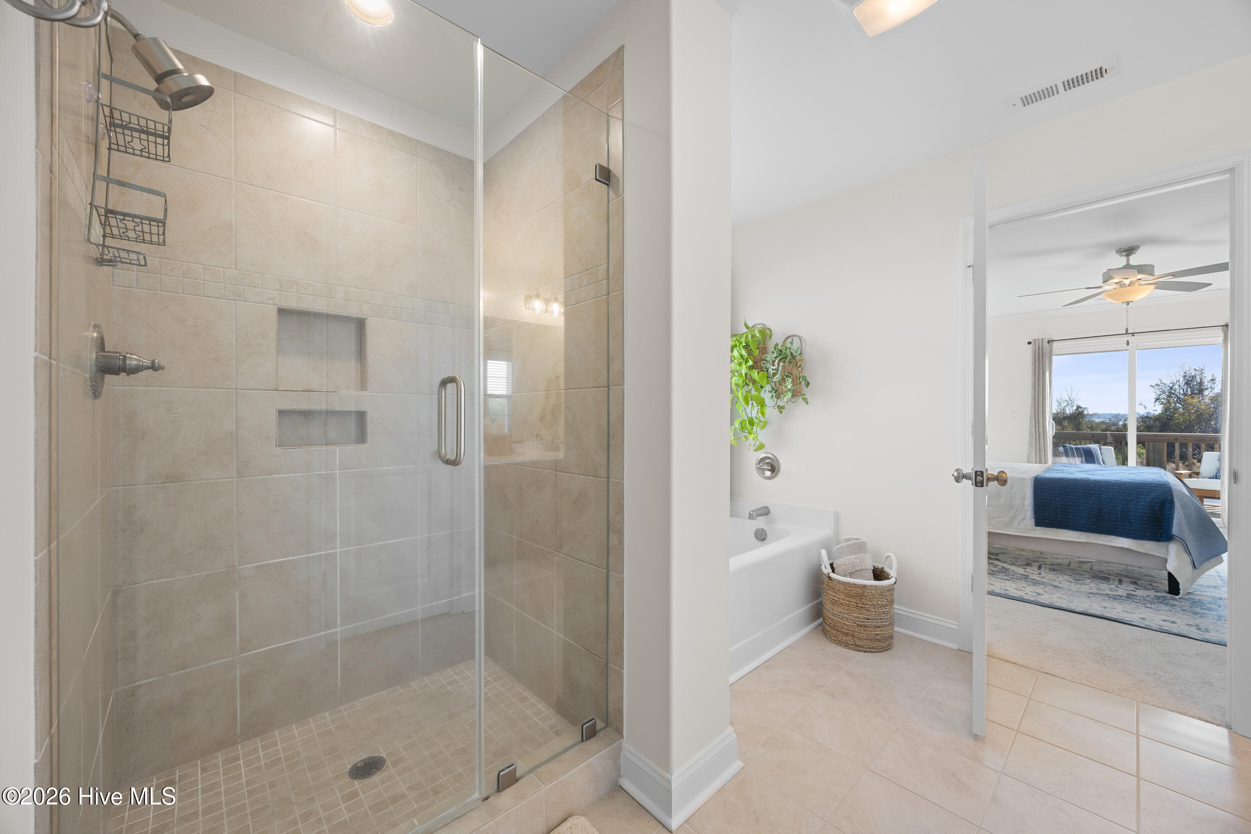 100555397 | Photo 36