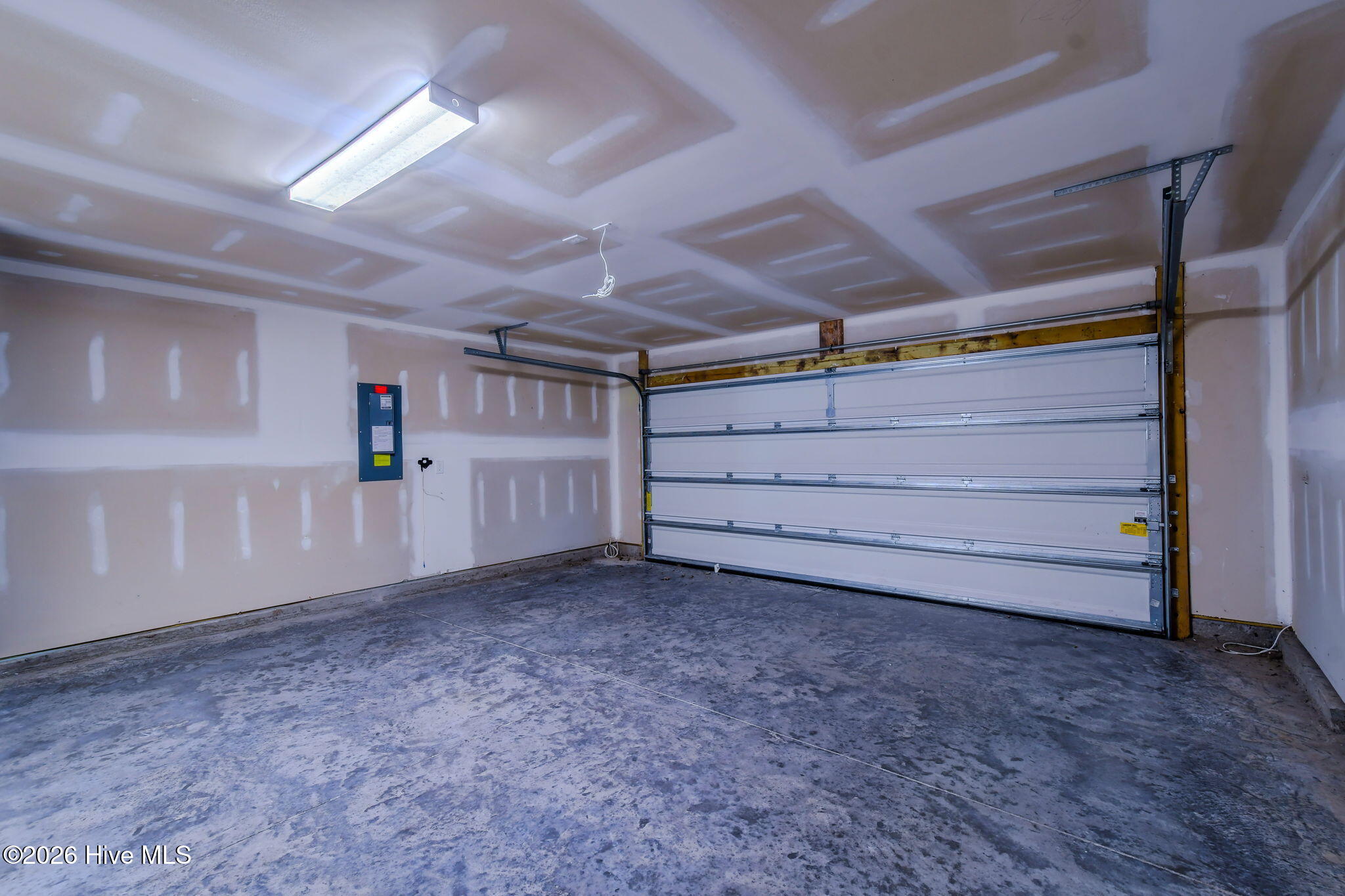 100552347 | Photo 23