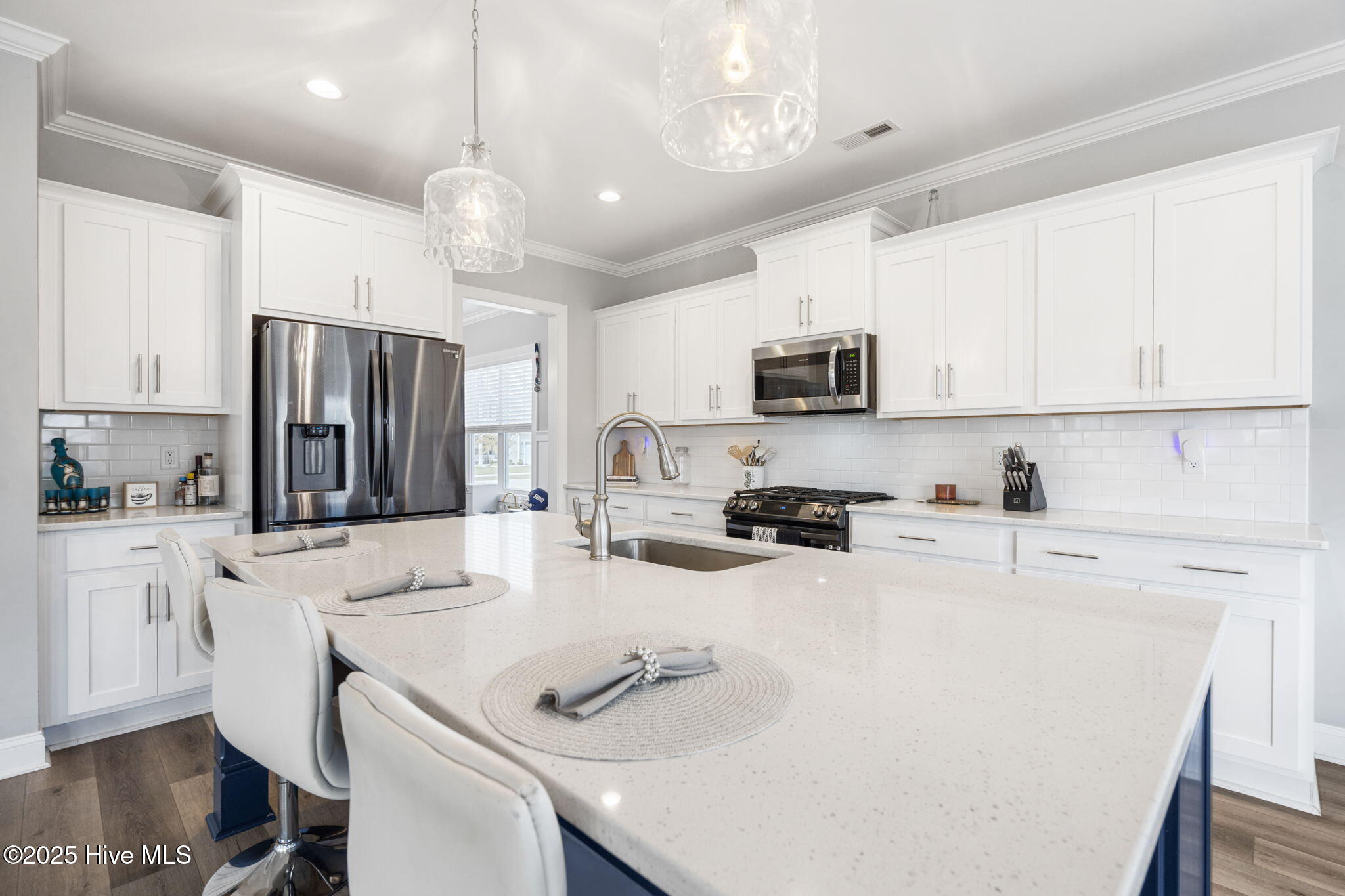 100538351 | Photo 16