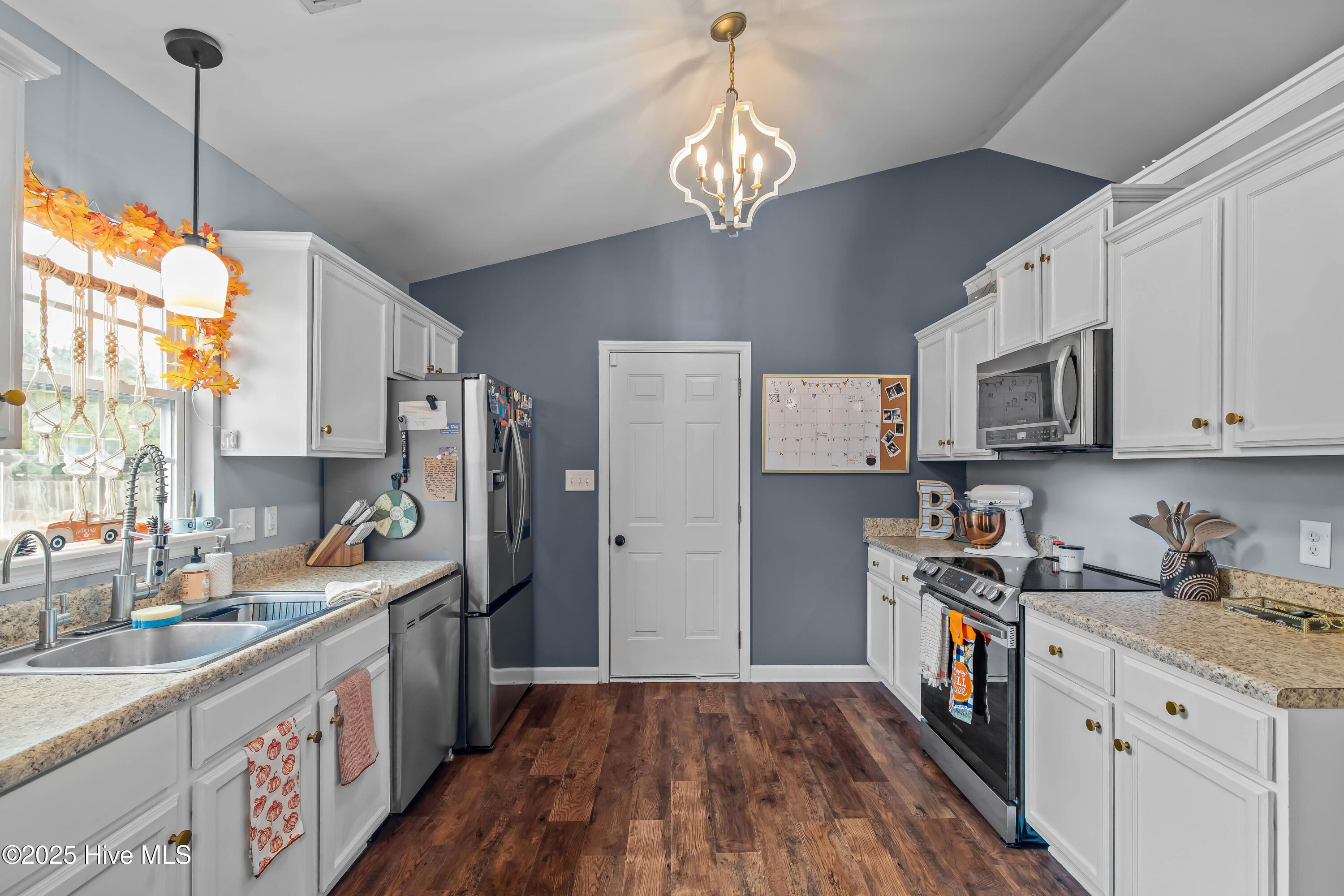 100534497 | Photo 17