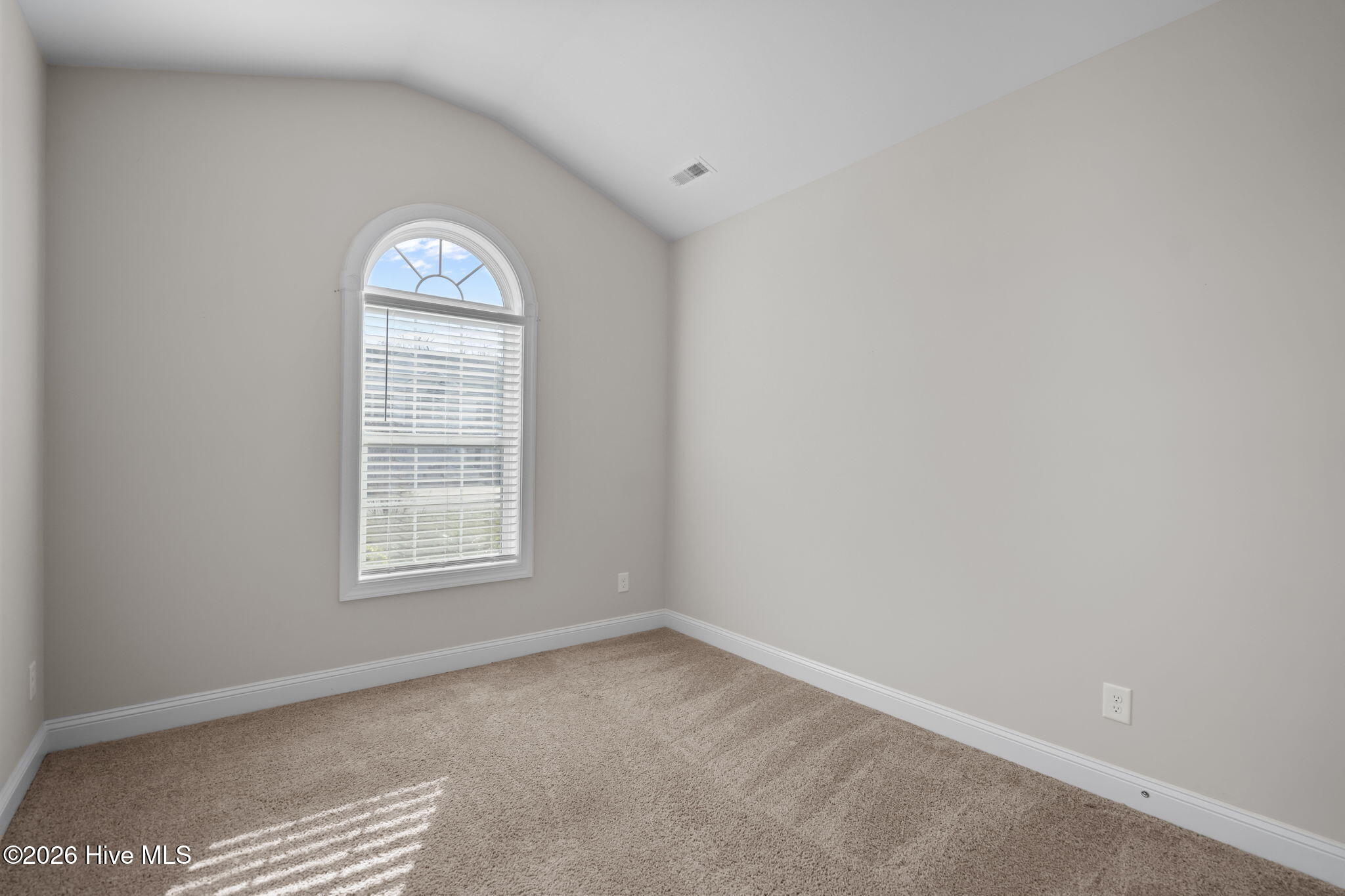 100561357 | Photo 22