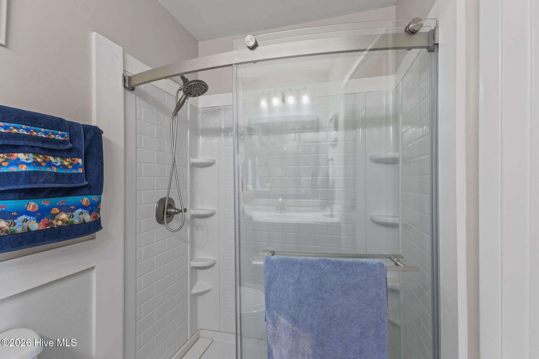 100568142 | Photo 22