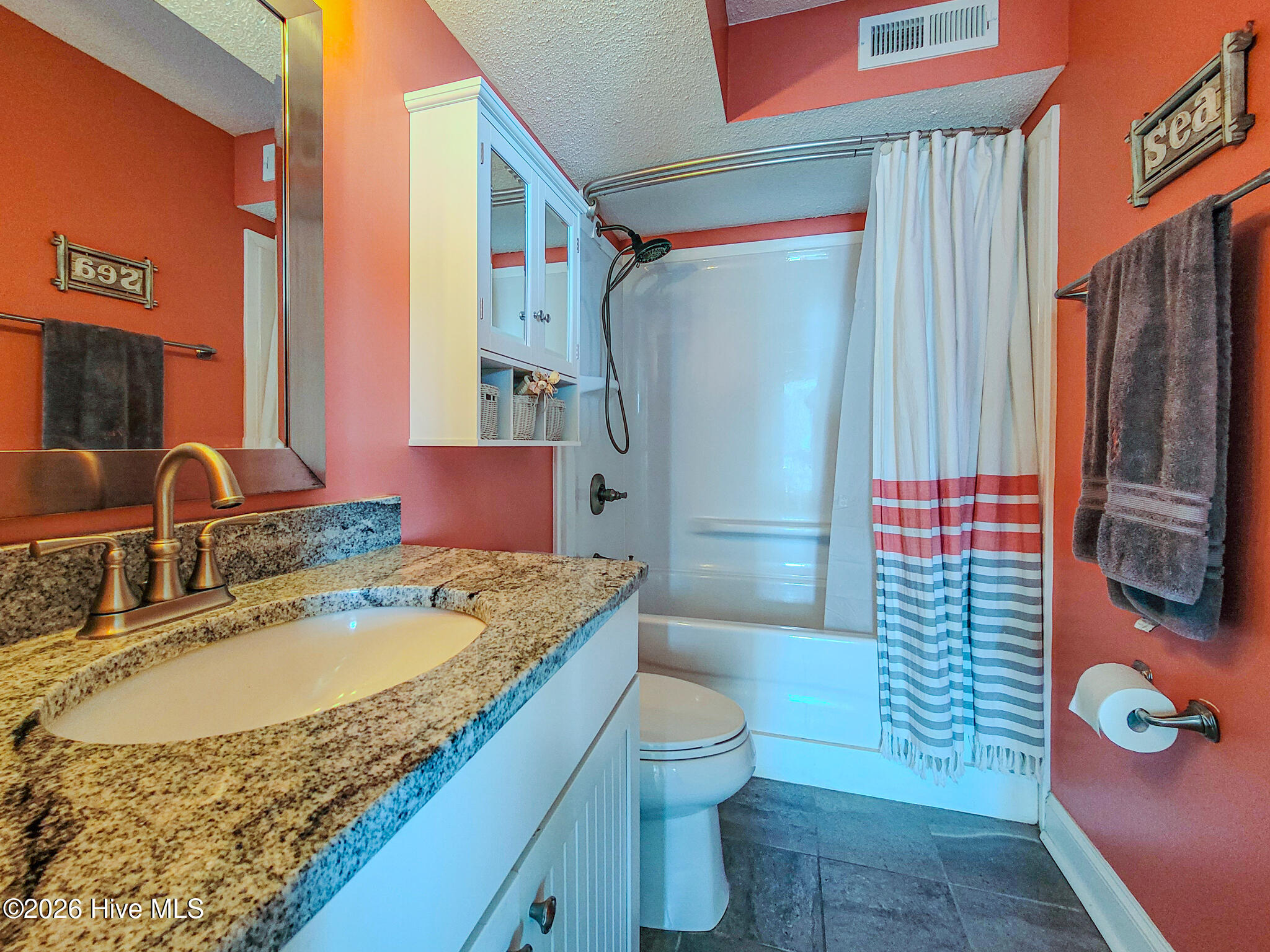 100559074 | Photo 18