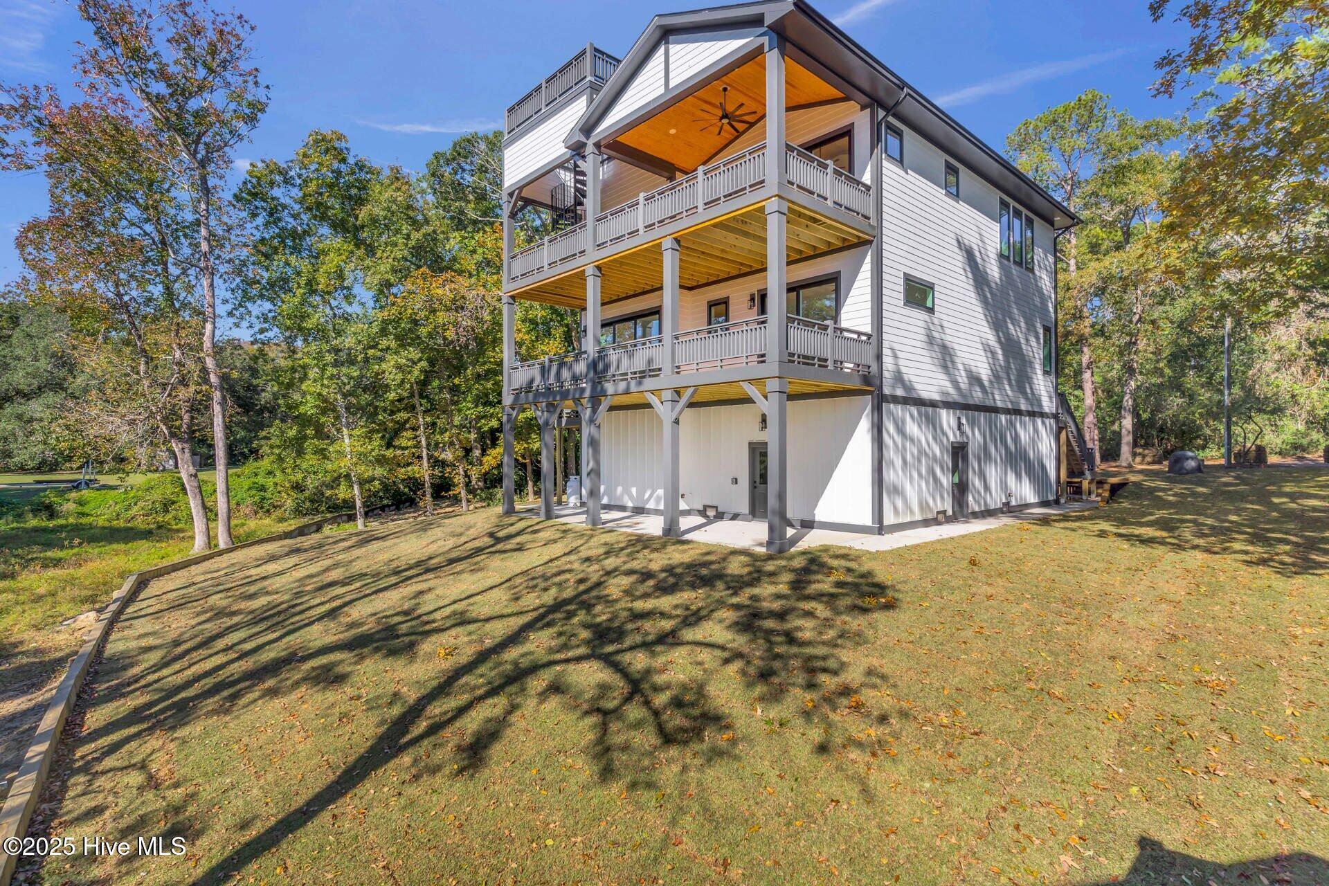 100539388 | Photo 63