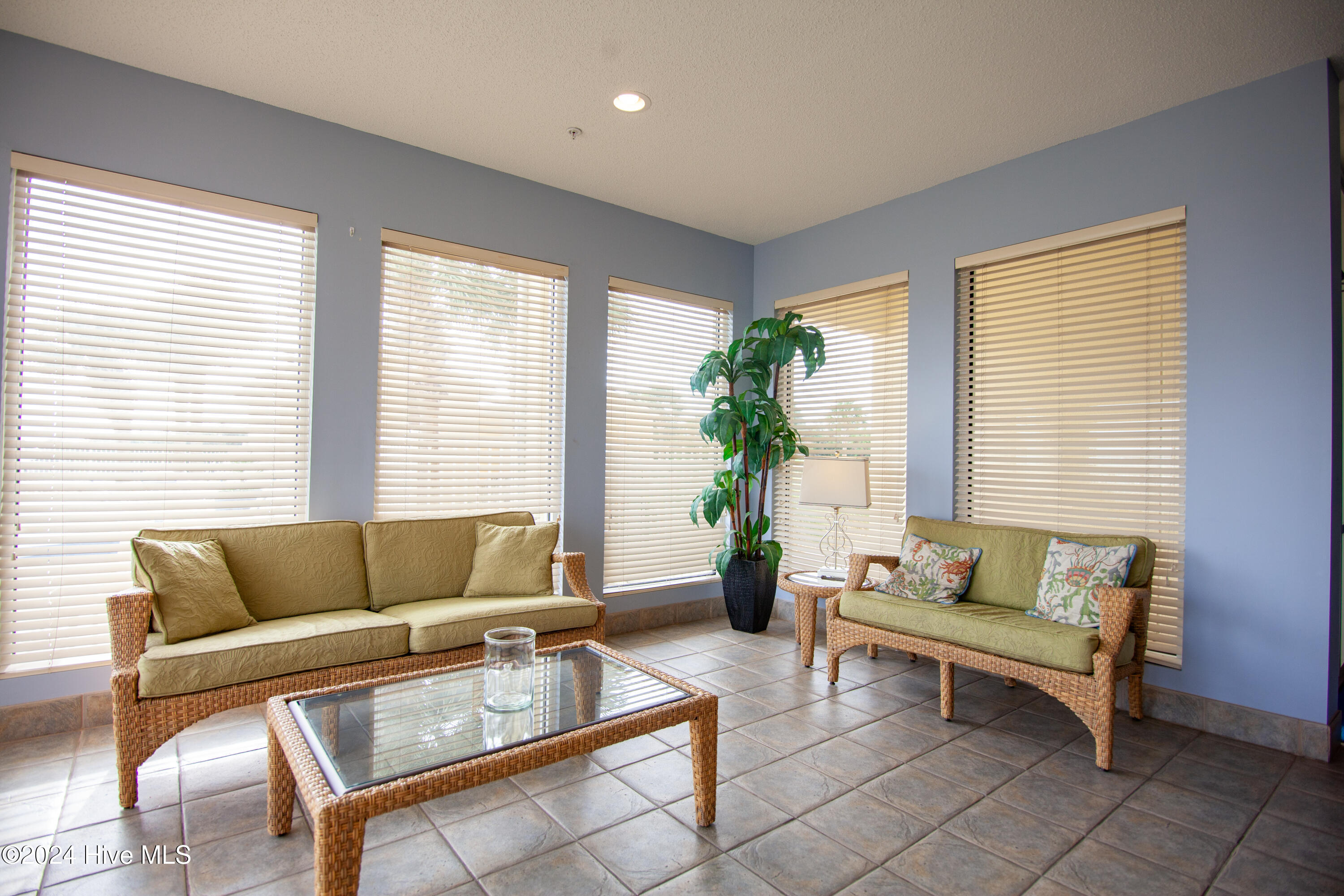 100 Olde Towne Yacht Club 